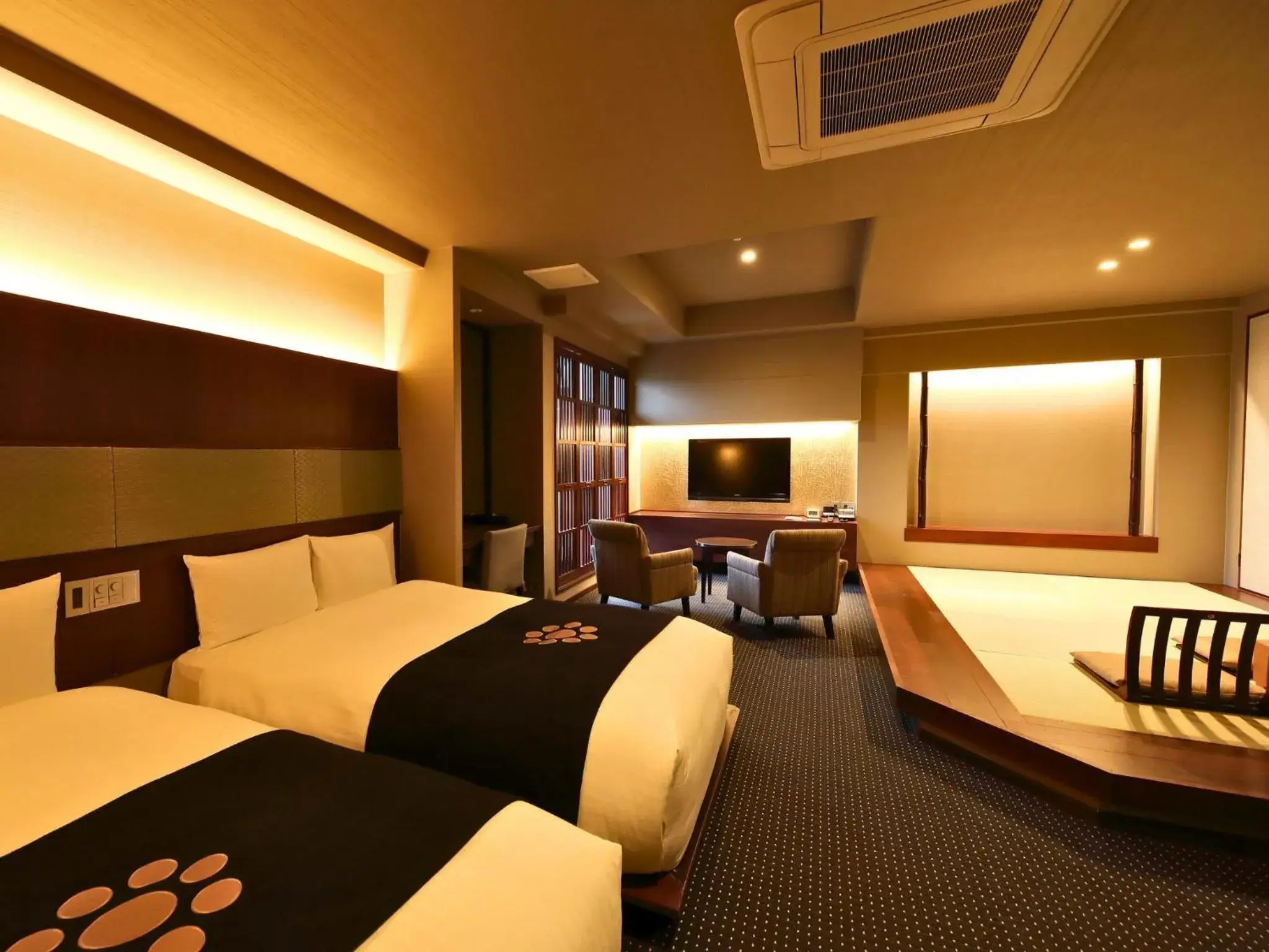 Room with Tatami Area - single occupancy in Ryotei Matsuya Honkan Suizenji Room with Tatami Area - single occupancy in Ryotei Matsuya Honkan Suizenji