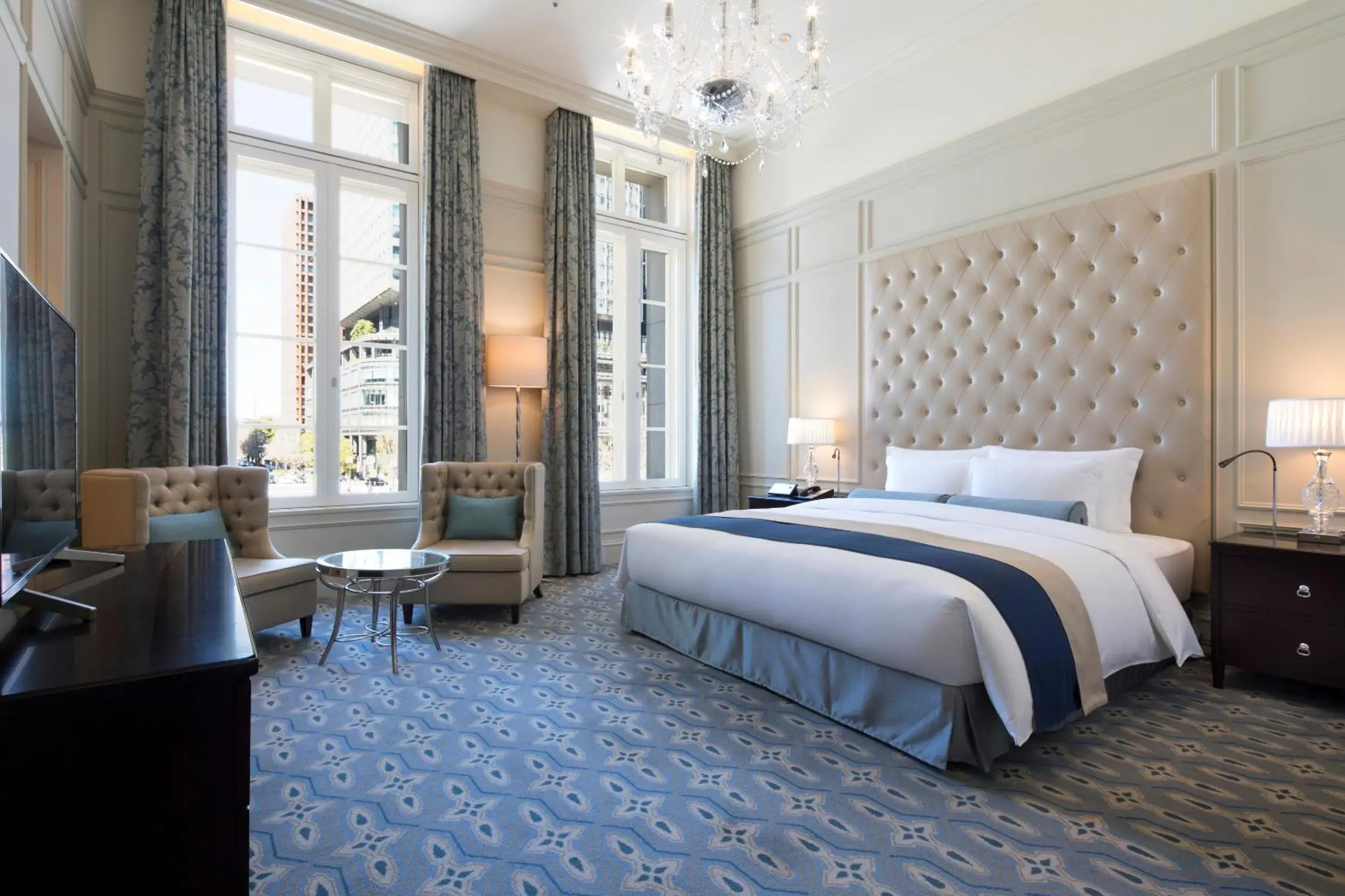 Palace View Premium Deluxe King Room - Non-Smoking in The Tokyo Station Hotel Palace View Premium Deluxe King Room - Non-Smoking in The Tokyo Station Hotel