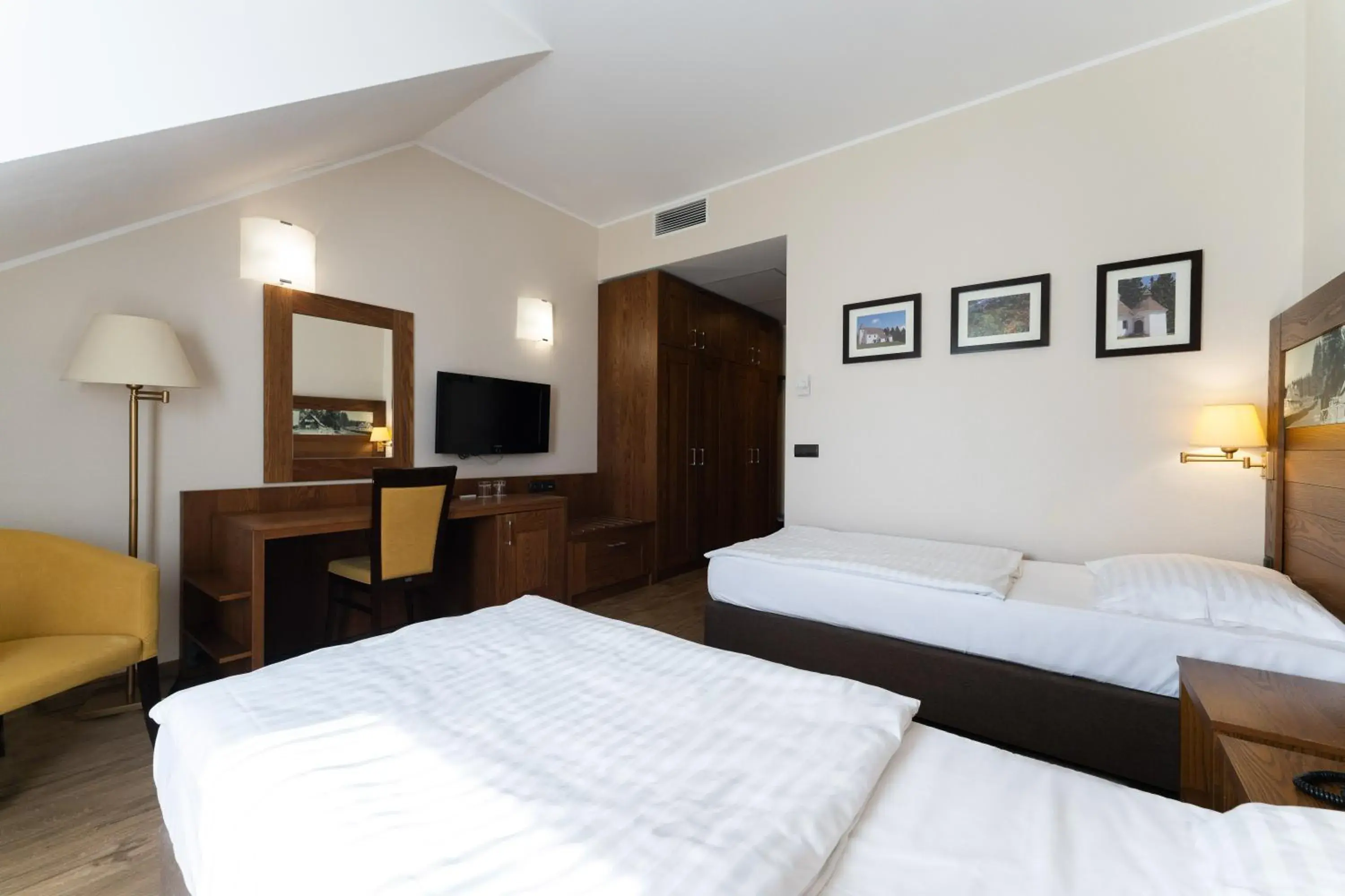 Comfort Double or Twin Room with View in Hotel Arena Maribor Comfort Double or Twin Room with View in Hotel Arena Maribor