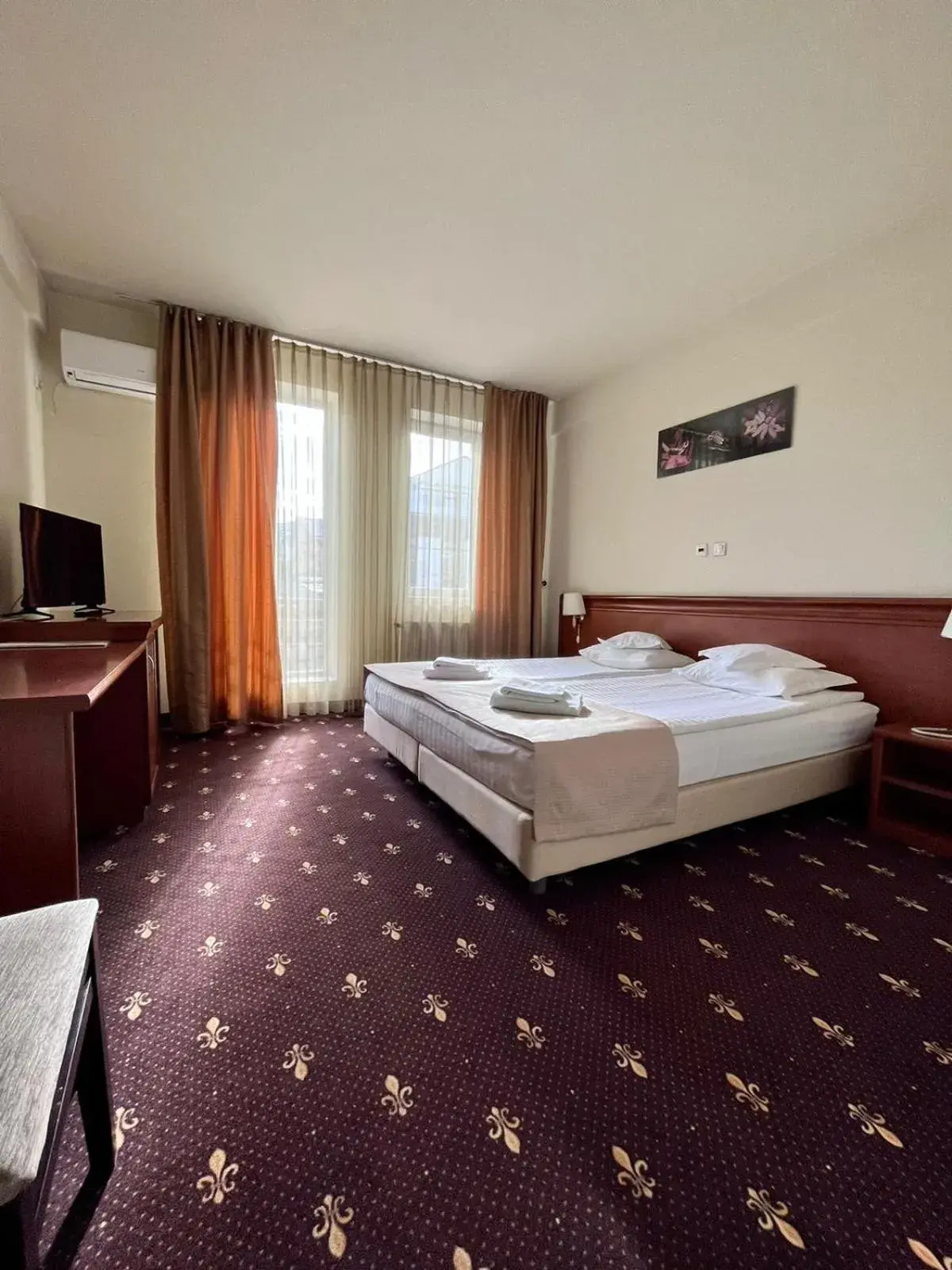 Double or Twin Room - single occupancy in Hotel Seven Double or Twin Room - single occupancy in Hotel Seven