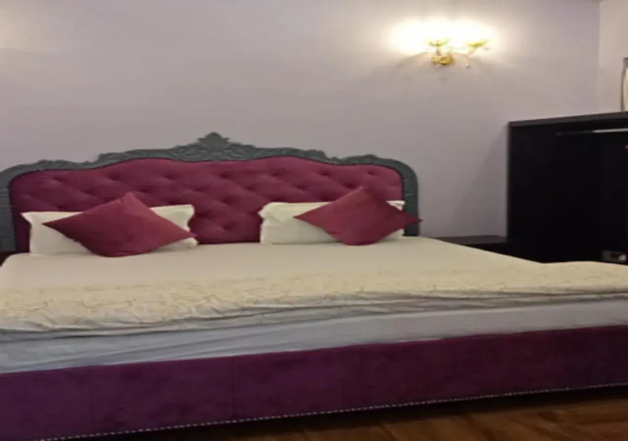 Suite Triple Sharing in Ray of Maya Suite Triple Sharing in Ray of Maya