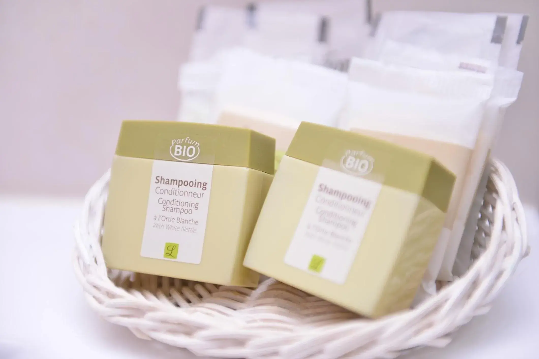 Double Room with Balcony in Logis Hôtel Restaurant Le Chêne Vert Double Room with Balcony in Logis Hôtel Restaurant Le Chêne Vert