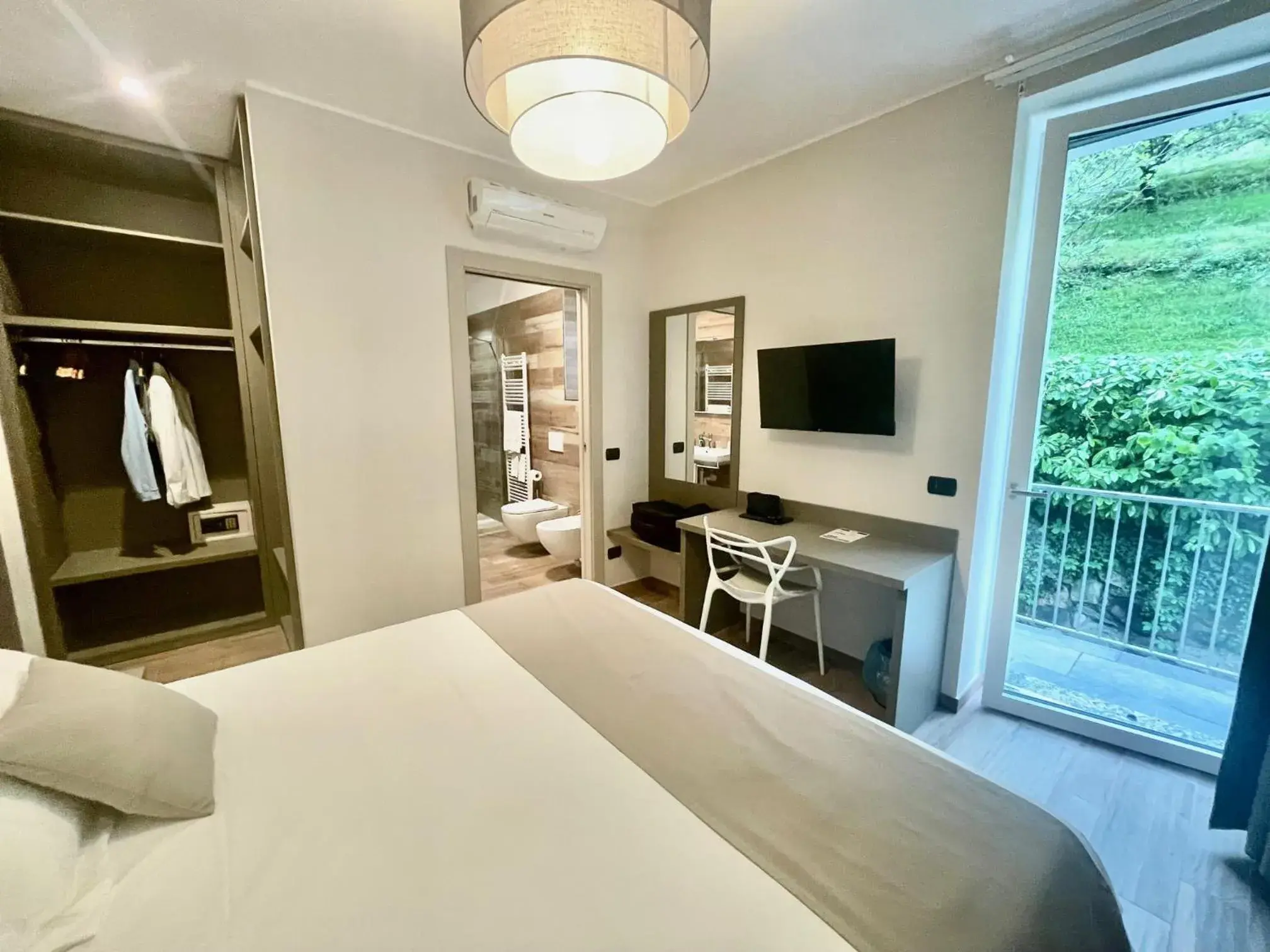 Double or Twin Room in Hotel Baia di Paré Double or Twin Room in Hotel Baia di Paré