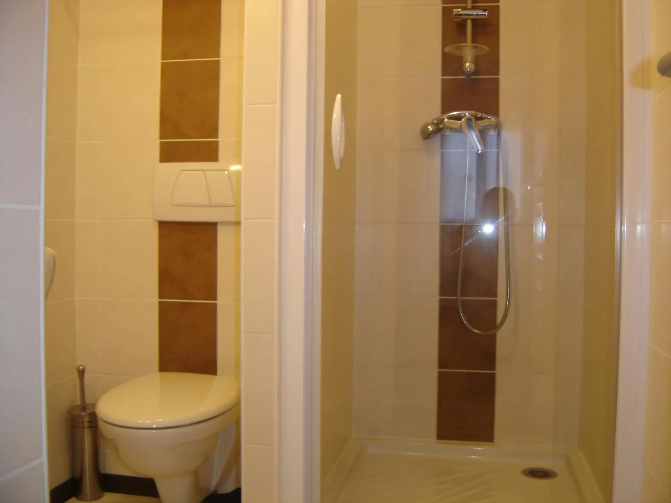 Double Room in Hôtel Restaurant du Lauragais LOGIS DE FRANCE Double Room in Hôtel Restaurant du Lauragais LOGIS DE FRANCE