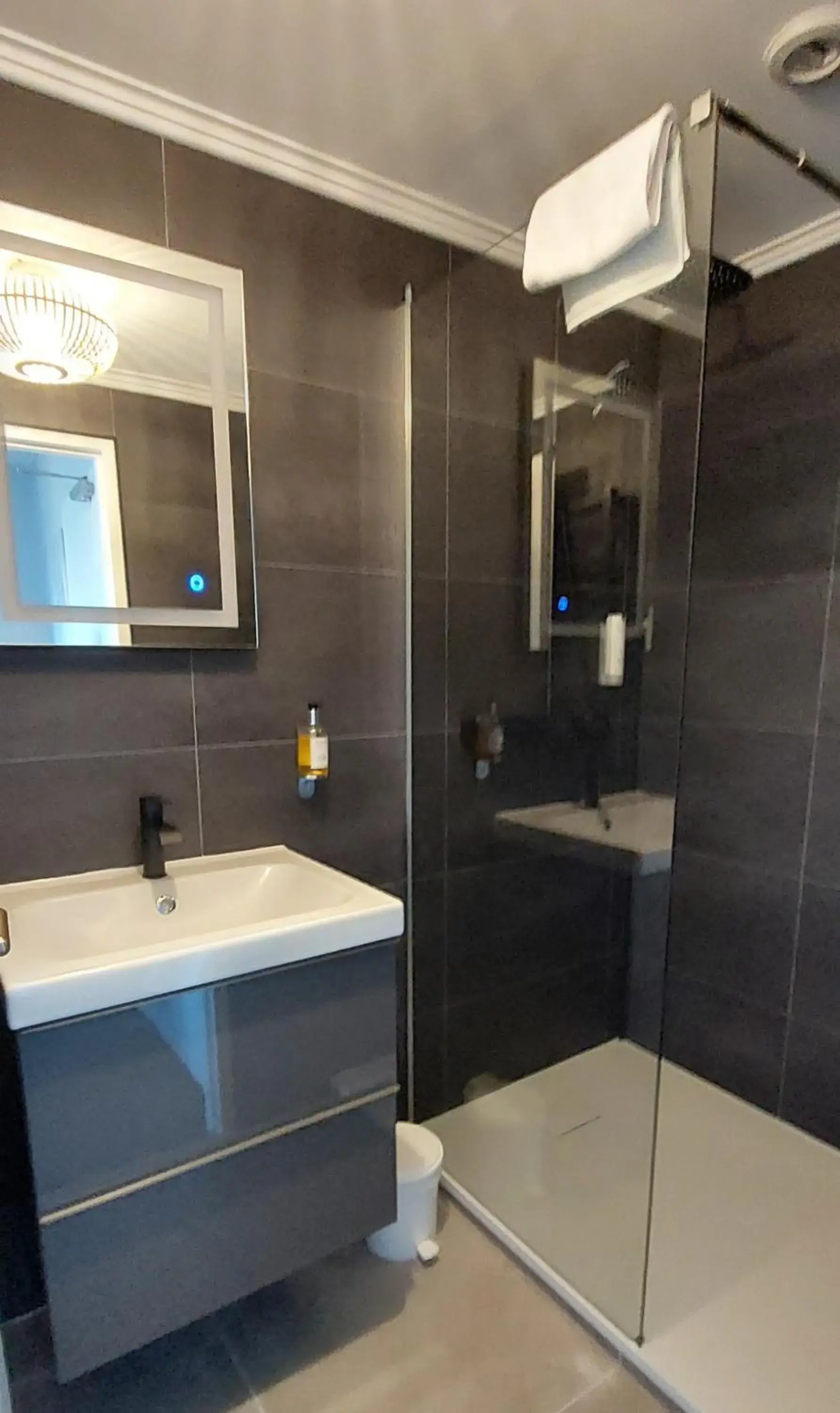 Double Room in Logis Le Prieuré Double Room in Logis Le Prieuré