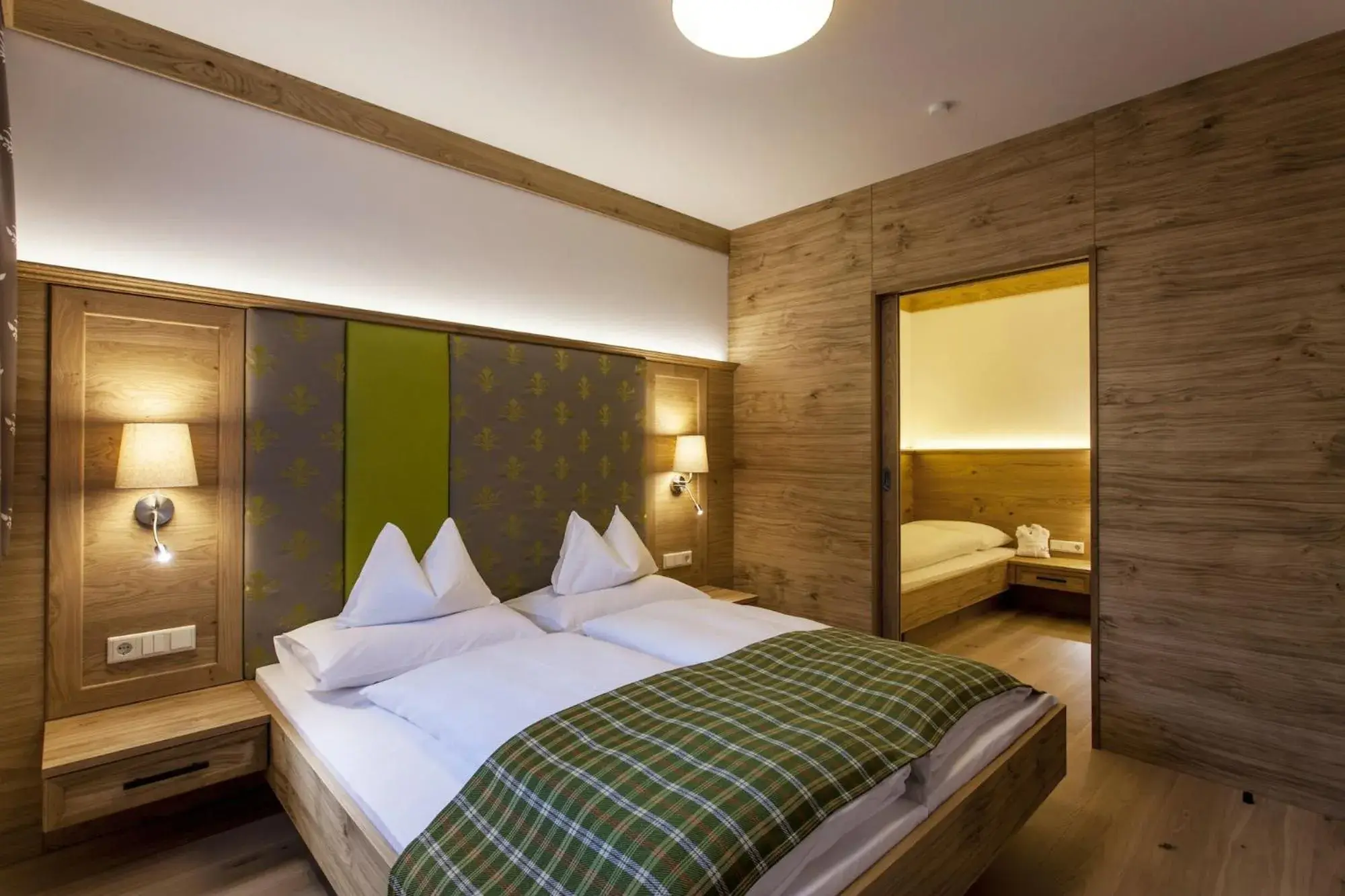 Deluxe Studio in Hotel Zum Stern - Bergbahnen inklusive im Sommer 2025 Deluxe Studio in Hotel Zum Stern - Bergbahnen inklusive im Sommer 2025