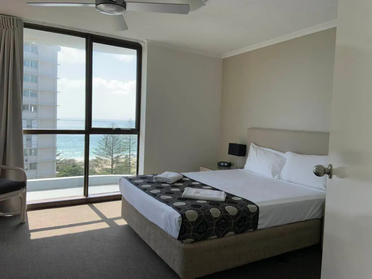 Superior Two-Bedroom Apartment with Ocean View in Burleigh Gardens North Hi-Rise Holiday Apartments Superior Two-Bedroom Apartment with Ocean View in Burleigh Gardens North Hi-Rise Holiday Apartments