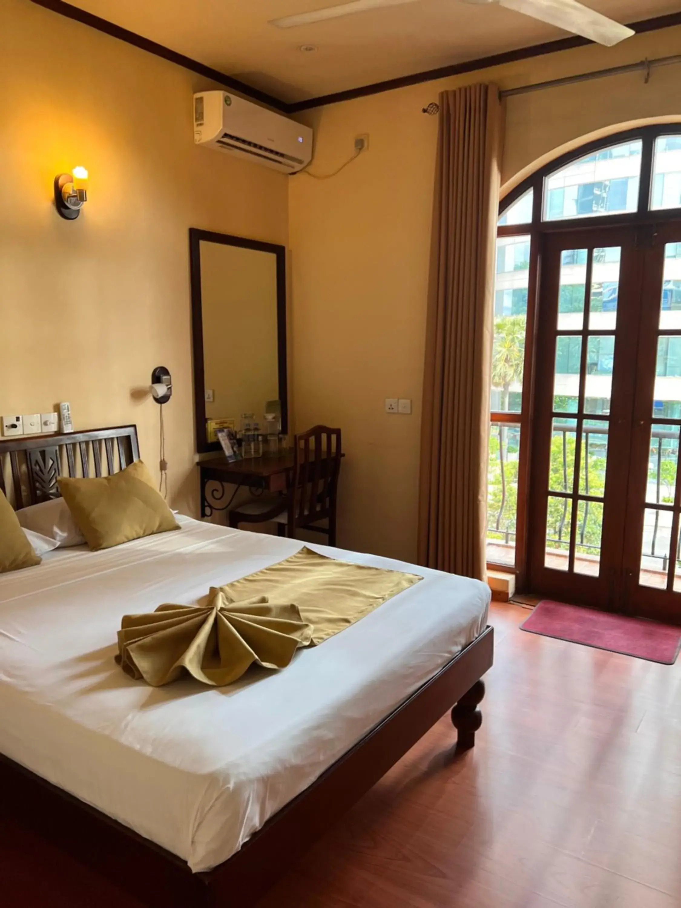 Deluxe Double Room with Balcony - single occupancy in Colombo City Hotels (Pvt) Ltd Deluxe Double Room with Balcony - single occupancy in Colombo City Hotels (Pvt) Ltd