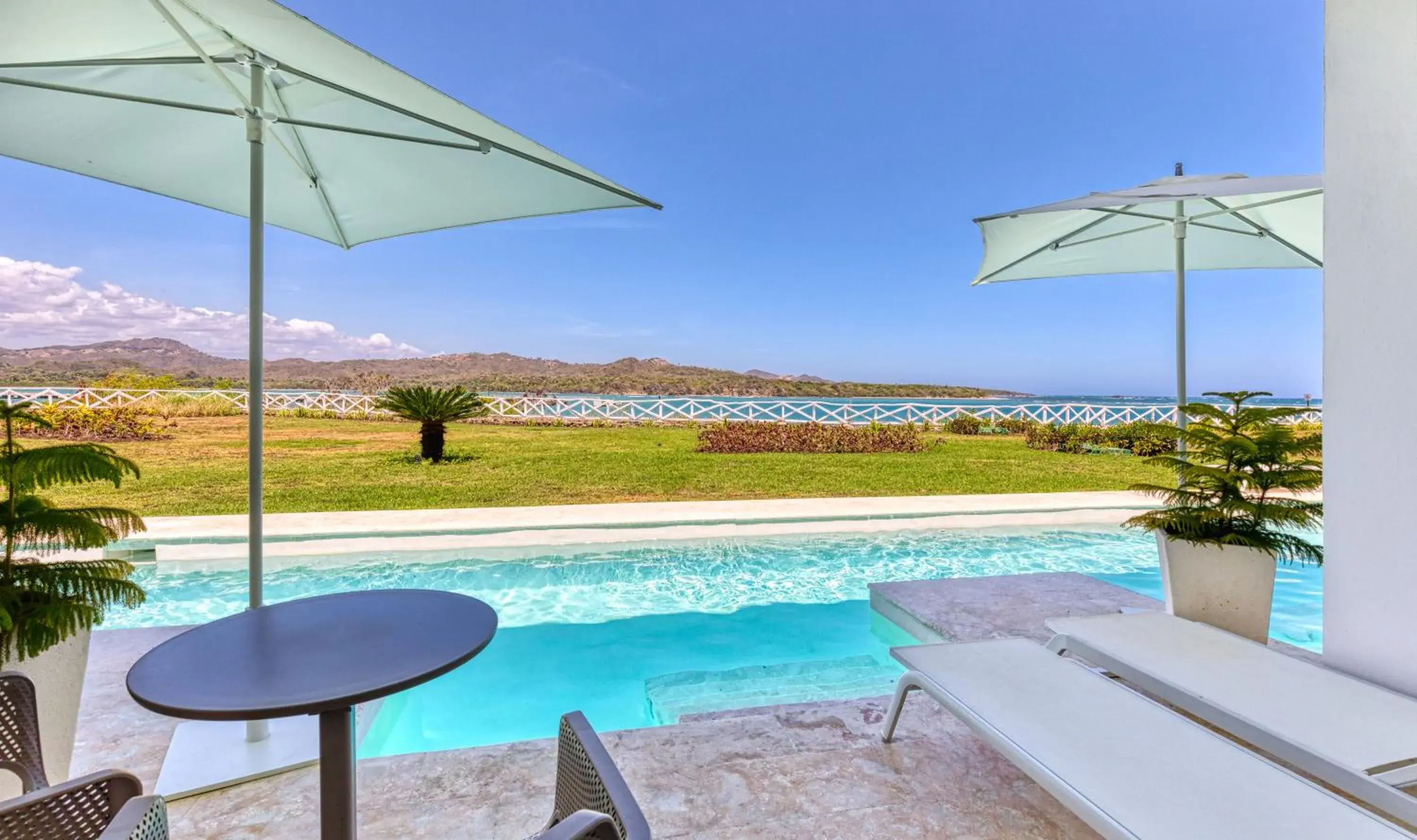 Senator Swim Up Suite Ocean View (1 Adult) in Senator Puerto Plata Senator Swim Up Suite Ocean View (1 Adult) in Senator Puerto Plata