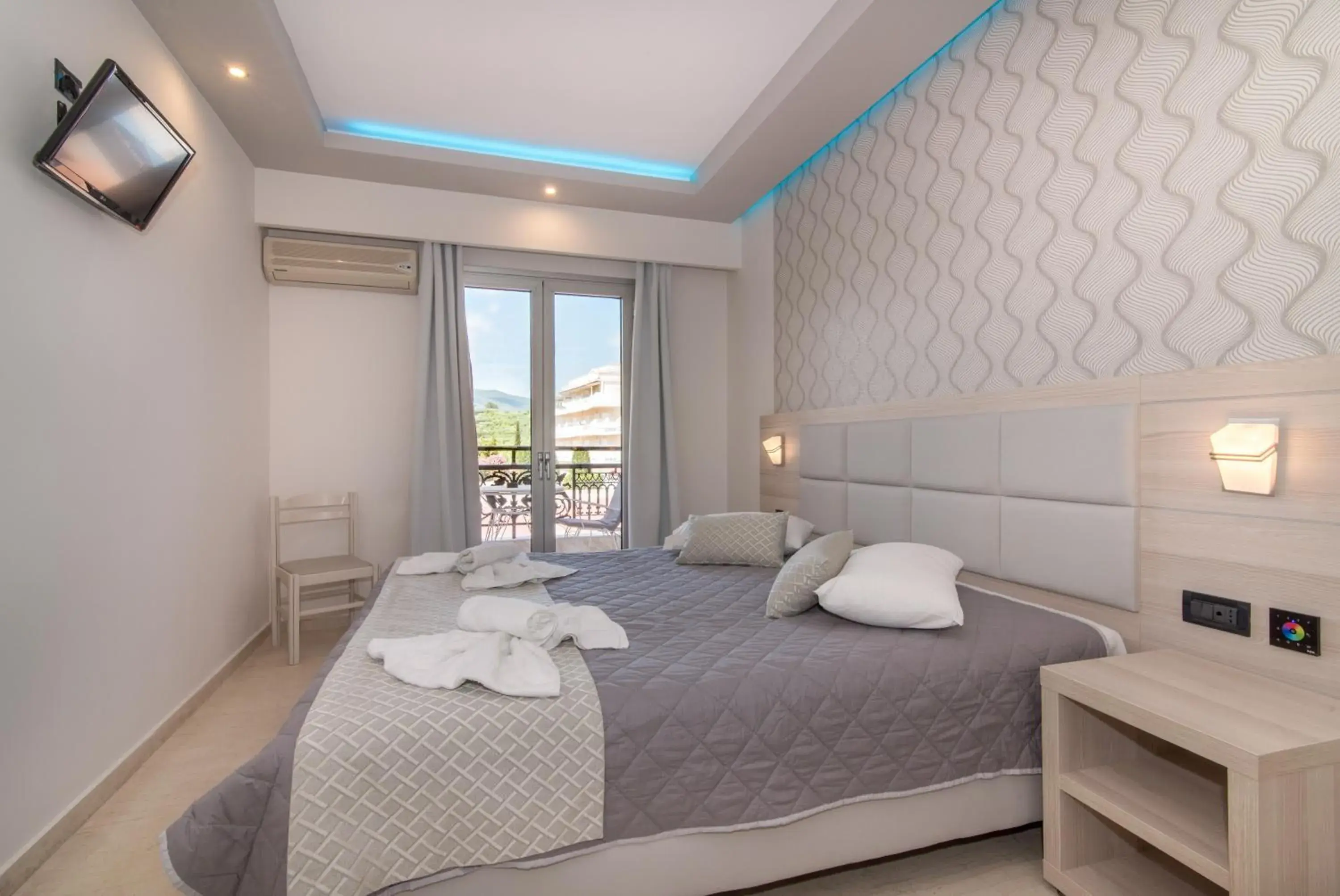 Superior Double or Twin Room with Balcony in Tzante Hotel Zakynthos, Adults Only Superior Double or Twin Room with Balcony in Tzante Hotel Zakynthos, Adults Only