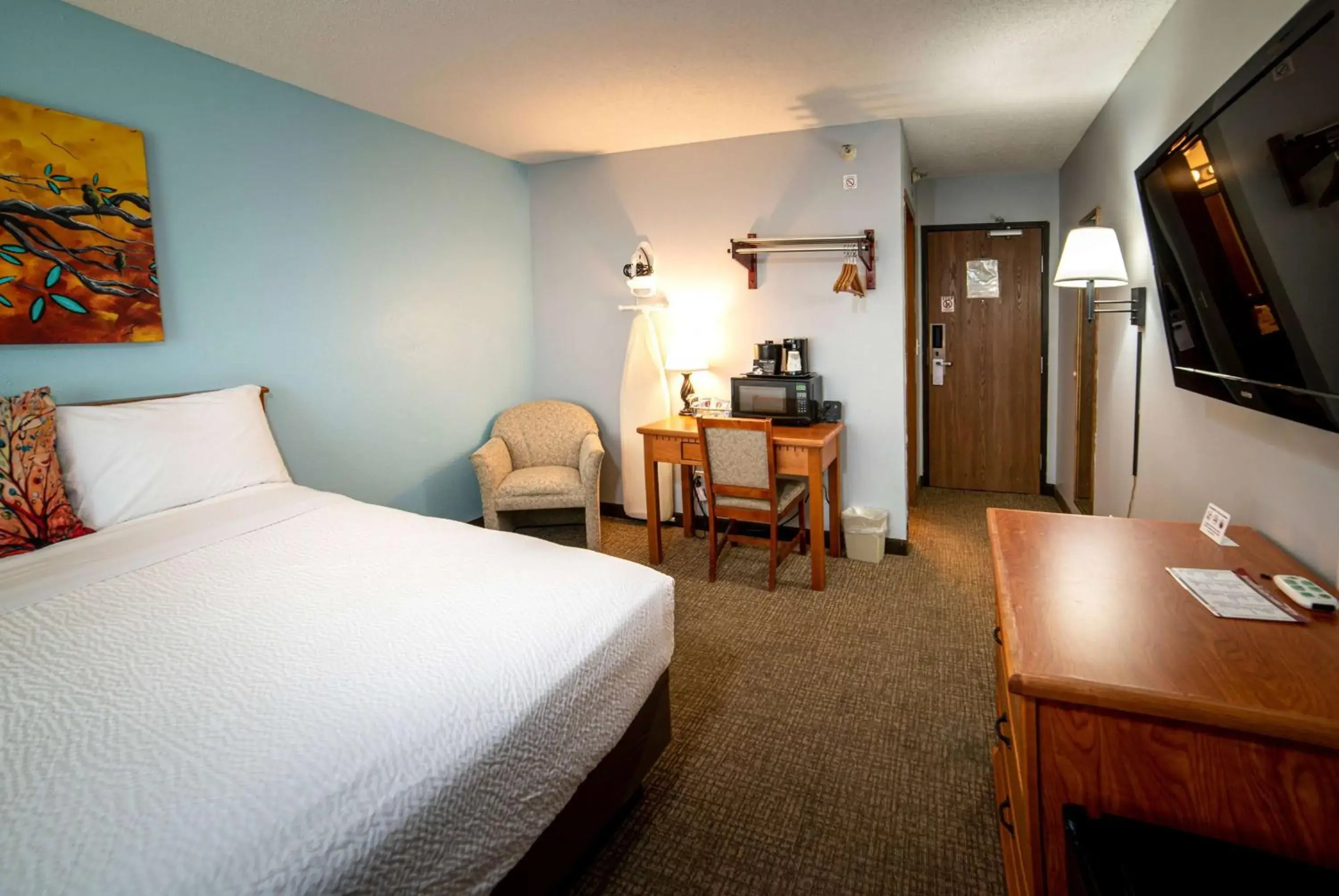 King Room - Mobility Access/Non-Smoking in Deadwood Gulch Resort, Trademark Collection by Wyndham King Room - Mobility Access/Non-Smoking in Deadwood Gulch Resort, Trademark Collection by Wyndham
