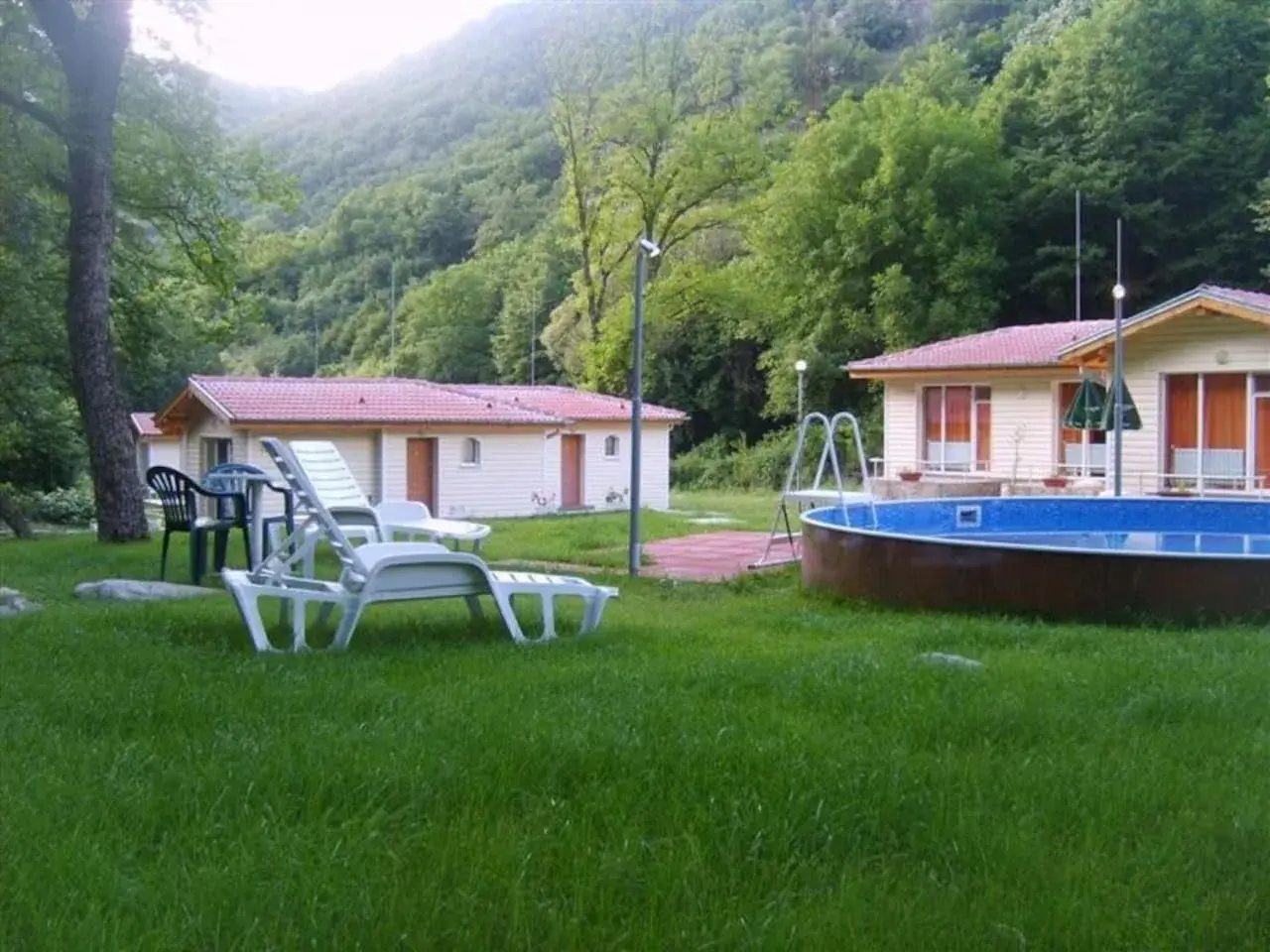 Deluxe Double or Twin Room with River View in Hotel Valdis Deluxe Double or Twin Room with River View in Hotel Valdis