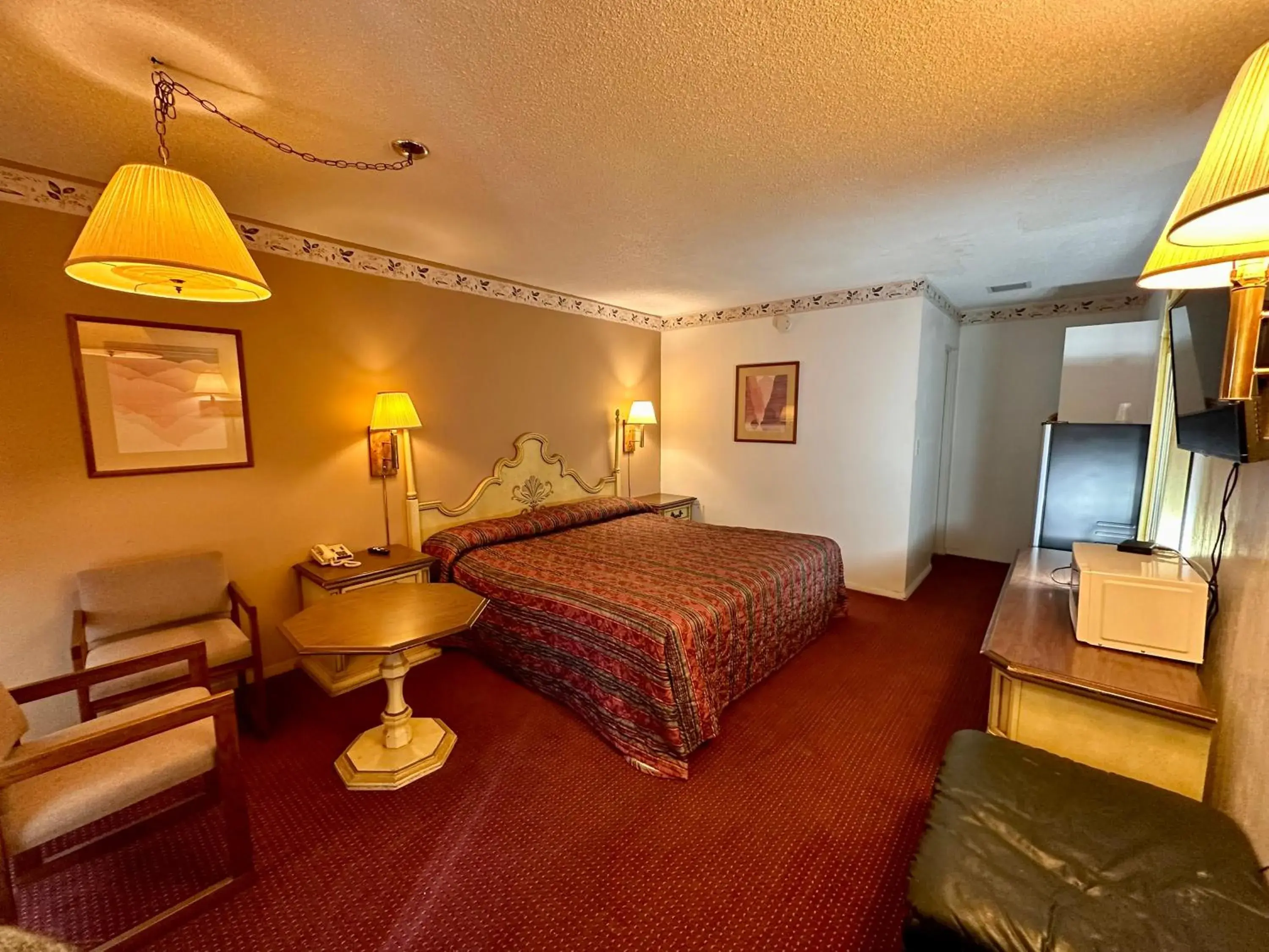 King Room in Ambassy Motel King Room in Ambassy Motel