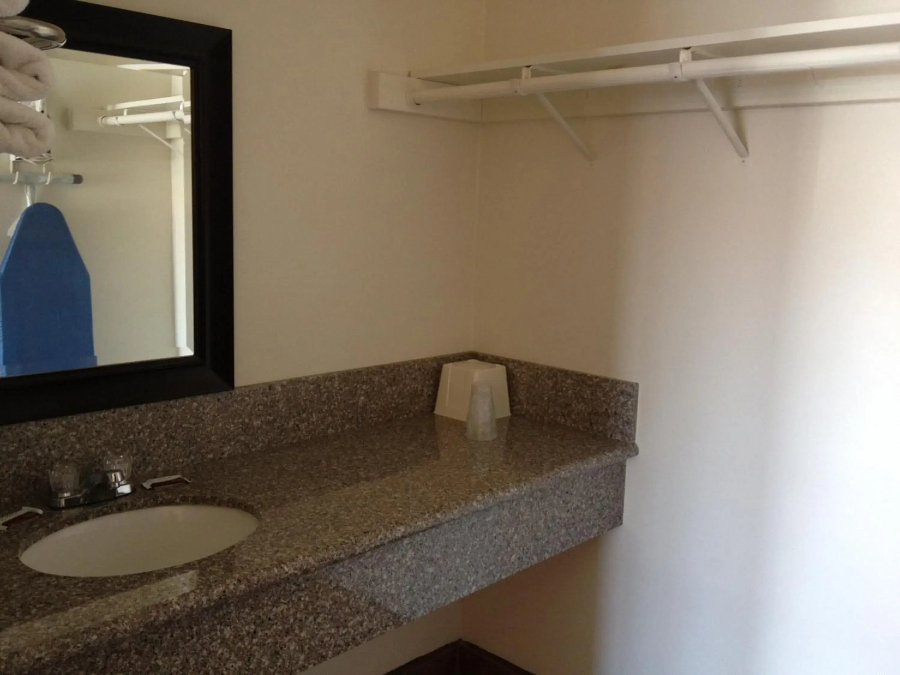 King Room in Colton Inn King Room in Colton Inn