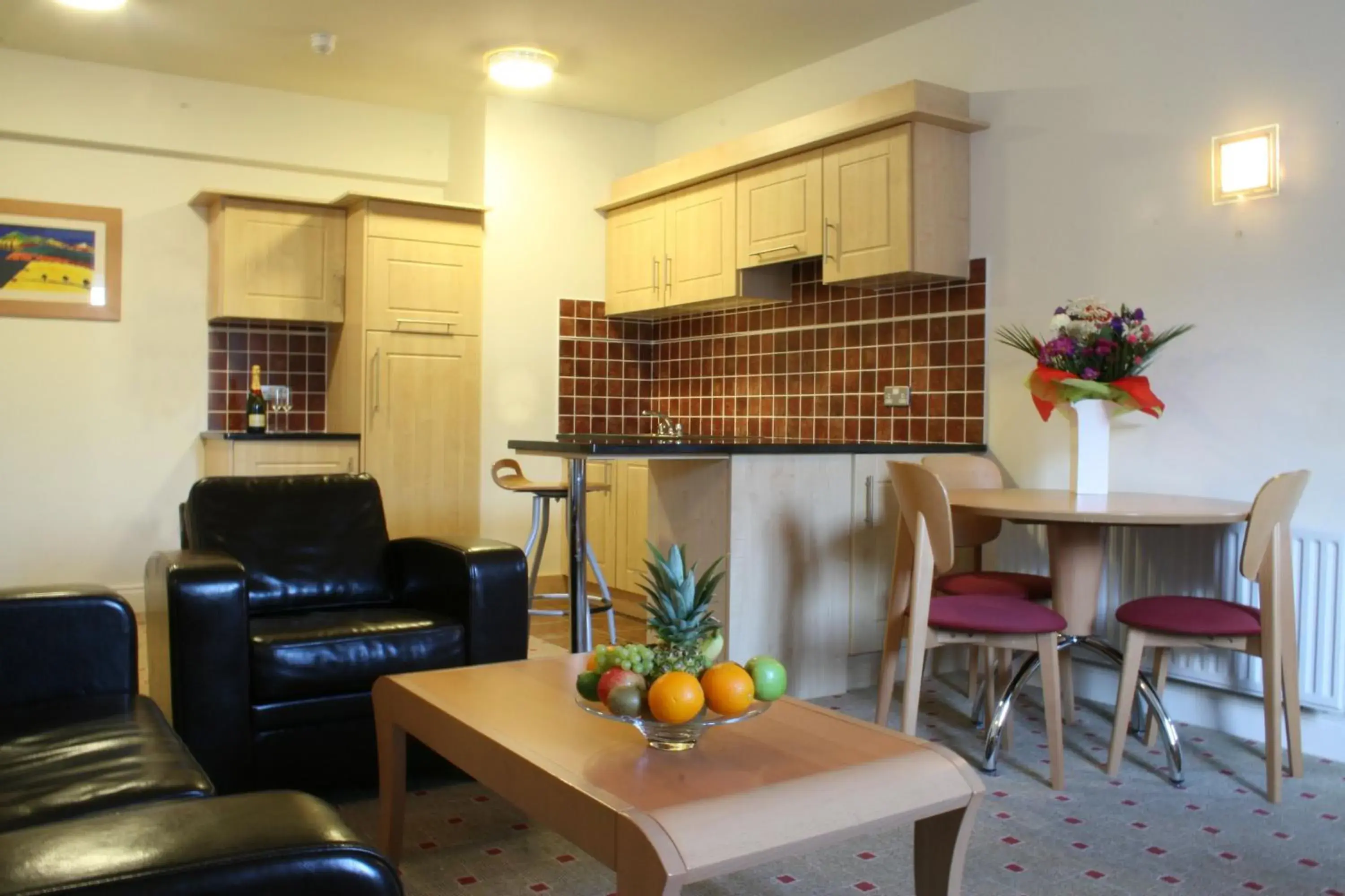 Deluxe Two-Bedroom Suite in Lahinch Coast Hotel and Suites Deluxe Two-Bedroom Suite in Lahinch Coast Hotel and Suites