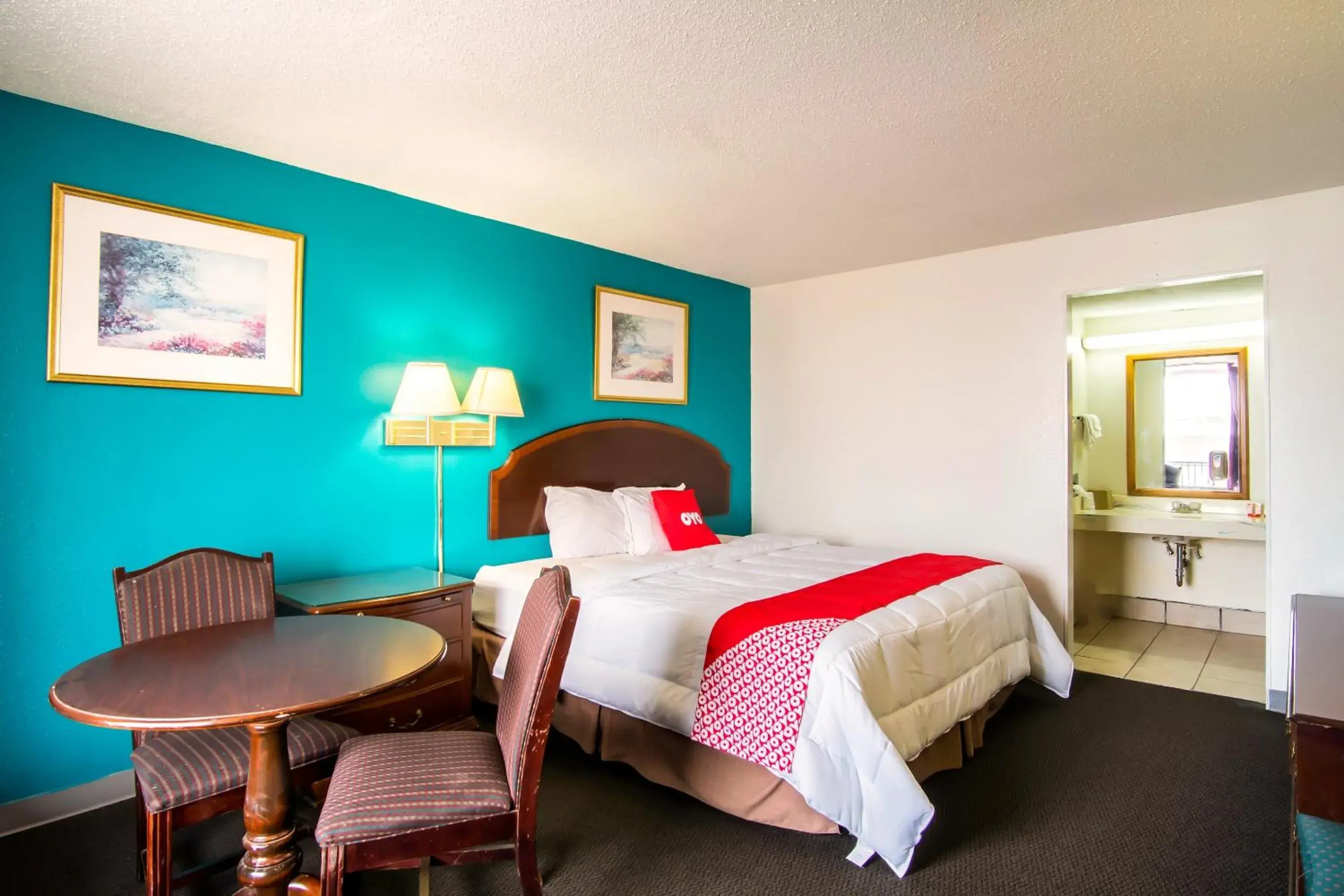 1 Bedroom Apartment with Kitchen in OYO Hotel Hutchinson West 4th Ave 1 Bedroom Apartment with Kitchen in OYO Hotel Hutchinson West 4th Ave