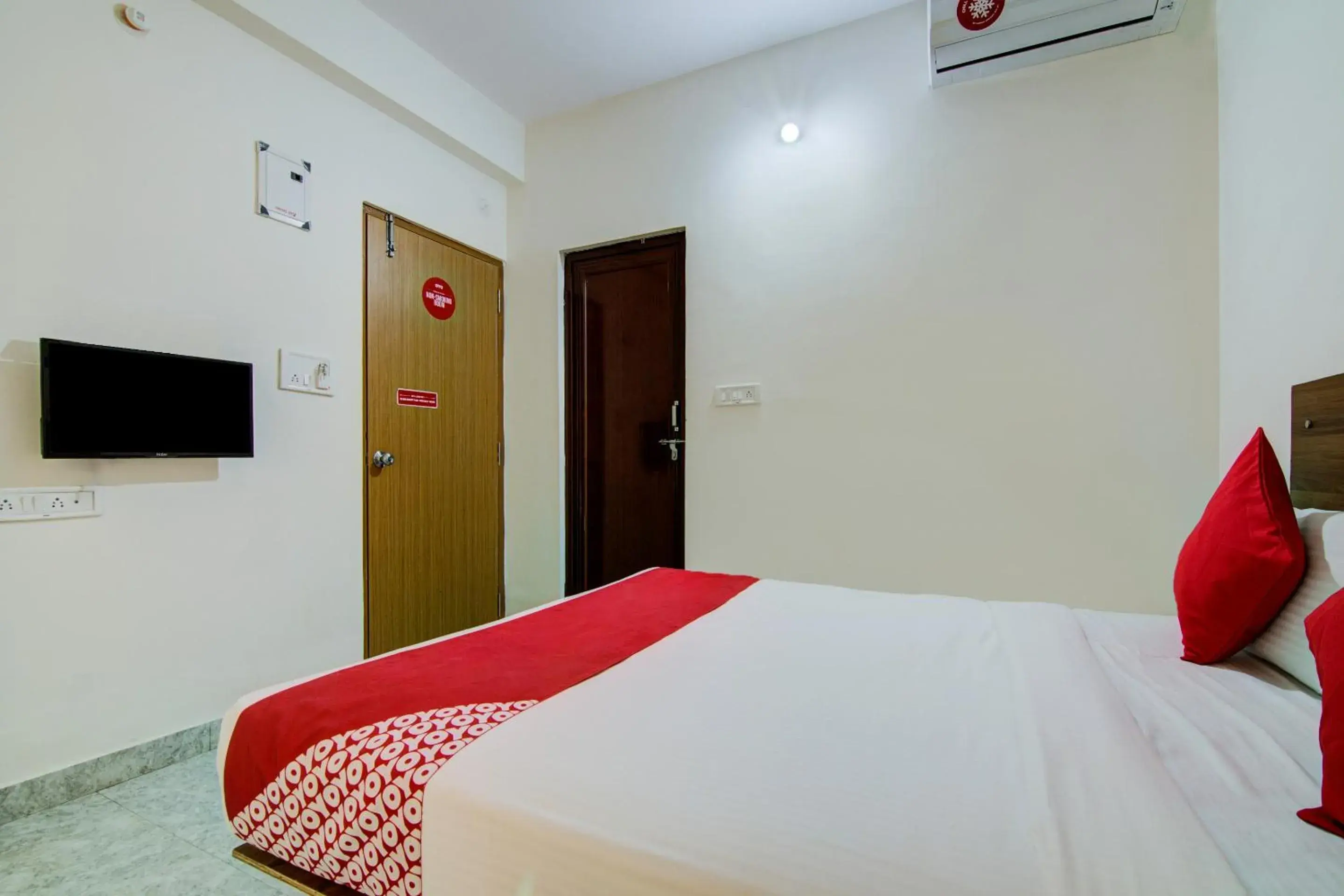 Hotel O Varcity Comforts Near St. John Medical College Hotel O Varcity Comforts Near St. John Medical College
