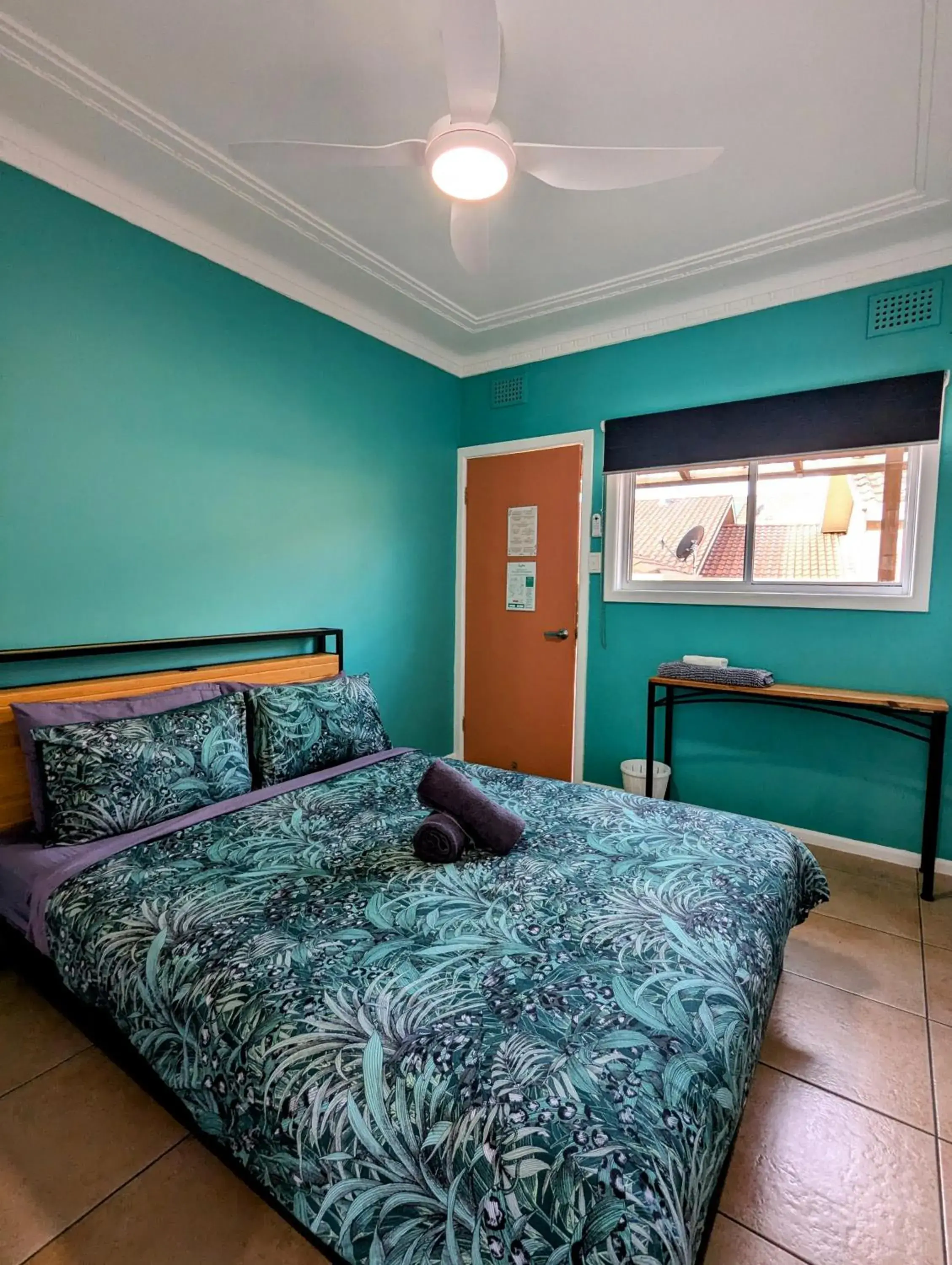 Double Room with Private Bathroom in Ozzie Pozzie Backpackers Double Room with Private Bathroom in Ozzie Pozzie Backpackers