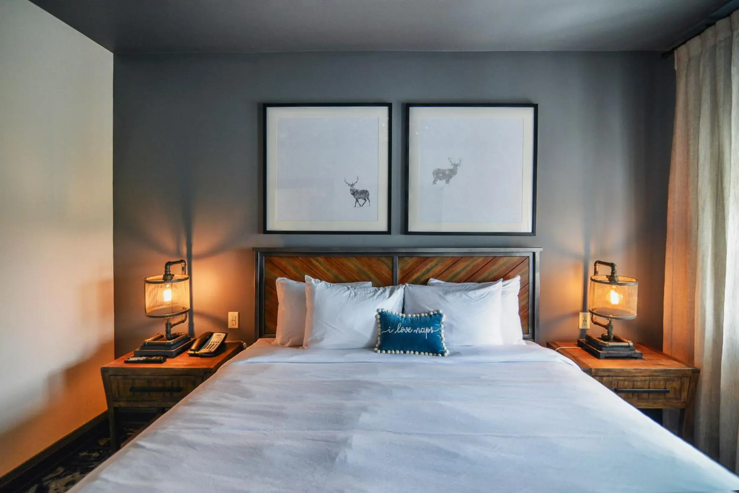 Deluxe King Suite in The Stella Hotel & Ballroom Deluxe King Suite in The Stella Hotel & Ballroom