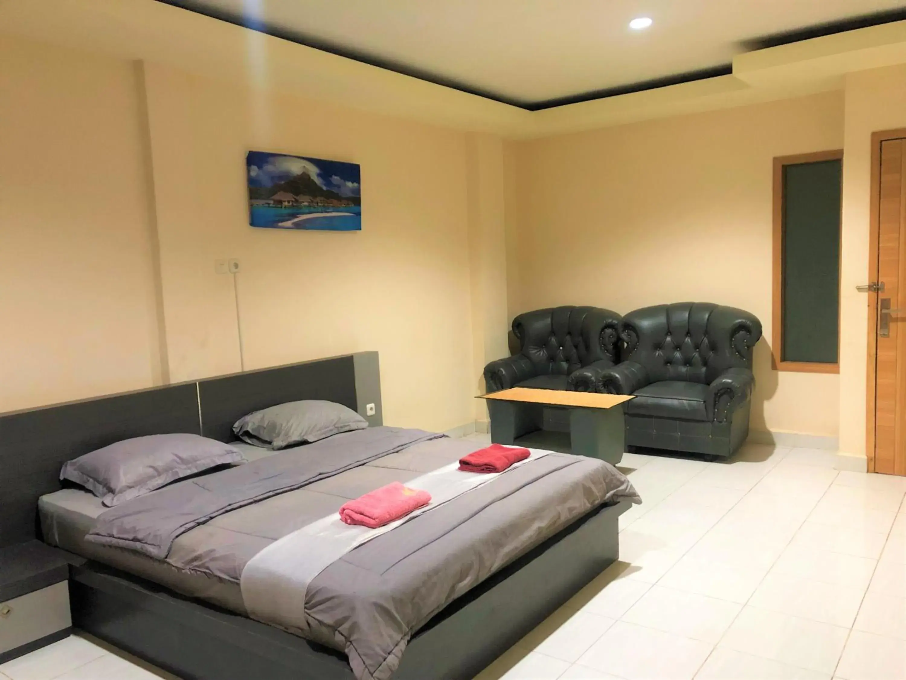 Superior Double Room in MS Hotel Pinrang Mitra RedDoorz Superior Double Room in MS Hotel Pinrang Mitra RedDoorz