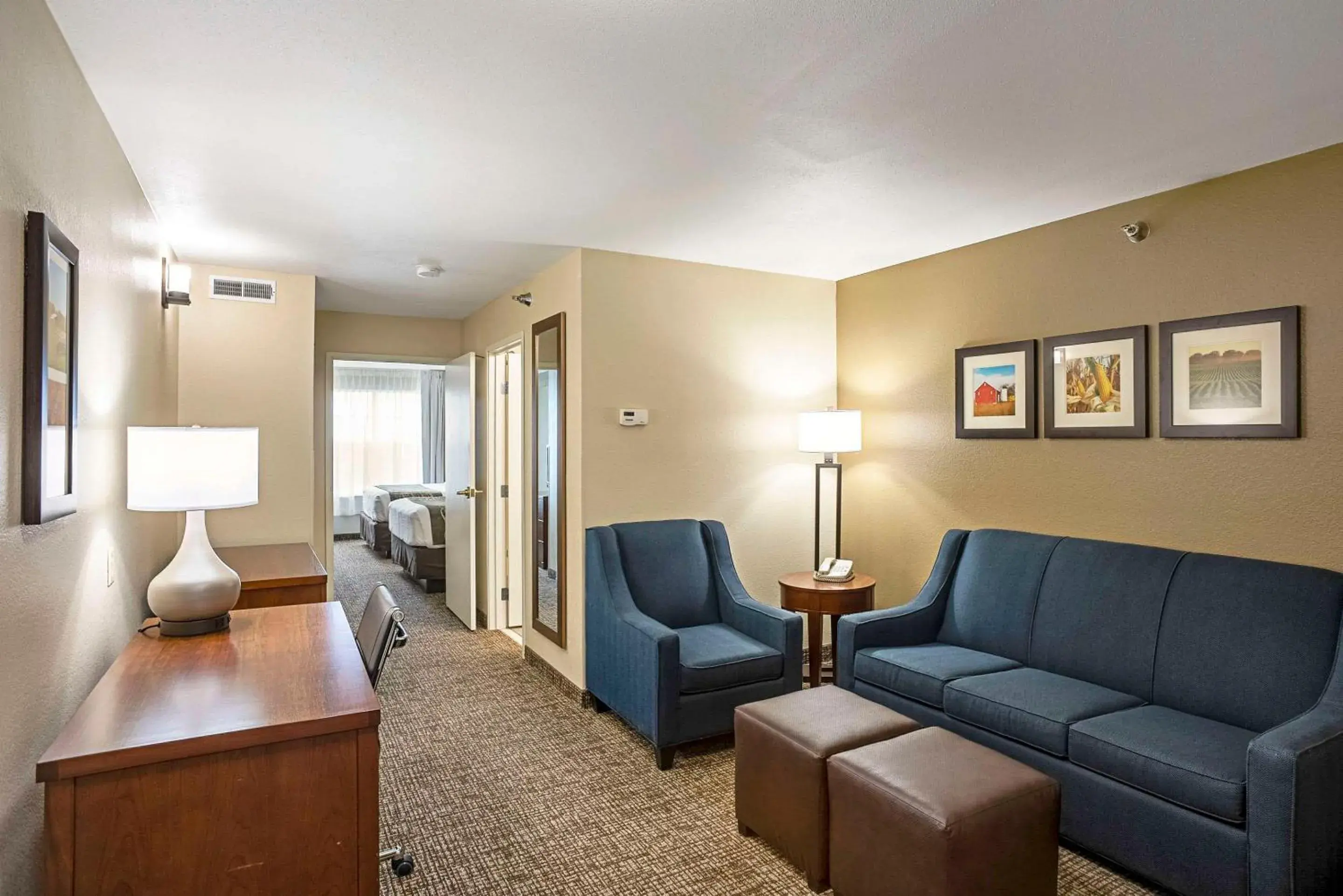 One-Bedroom Queen Suite with Sofa Bed - Non-Smoking in Comfort Inn & Suites Independence One-Bedroom Queen Suite with Sofa Bed - Non-Smoking in Comfort Inn & Suites Independence
