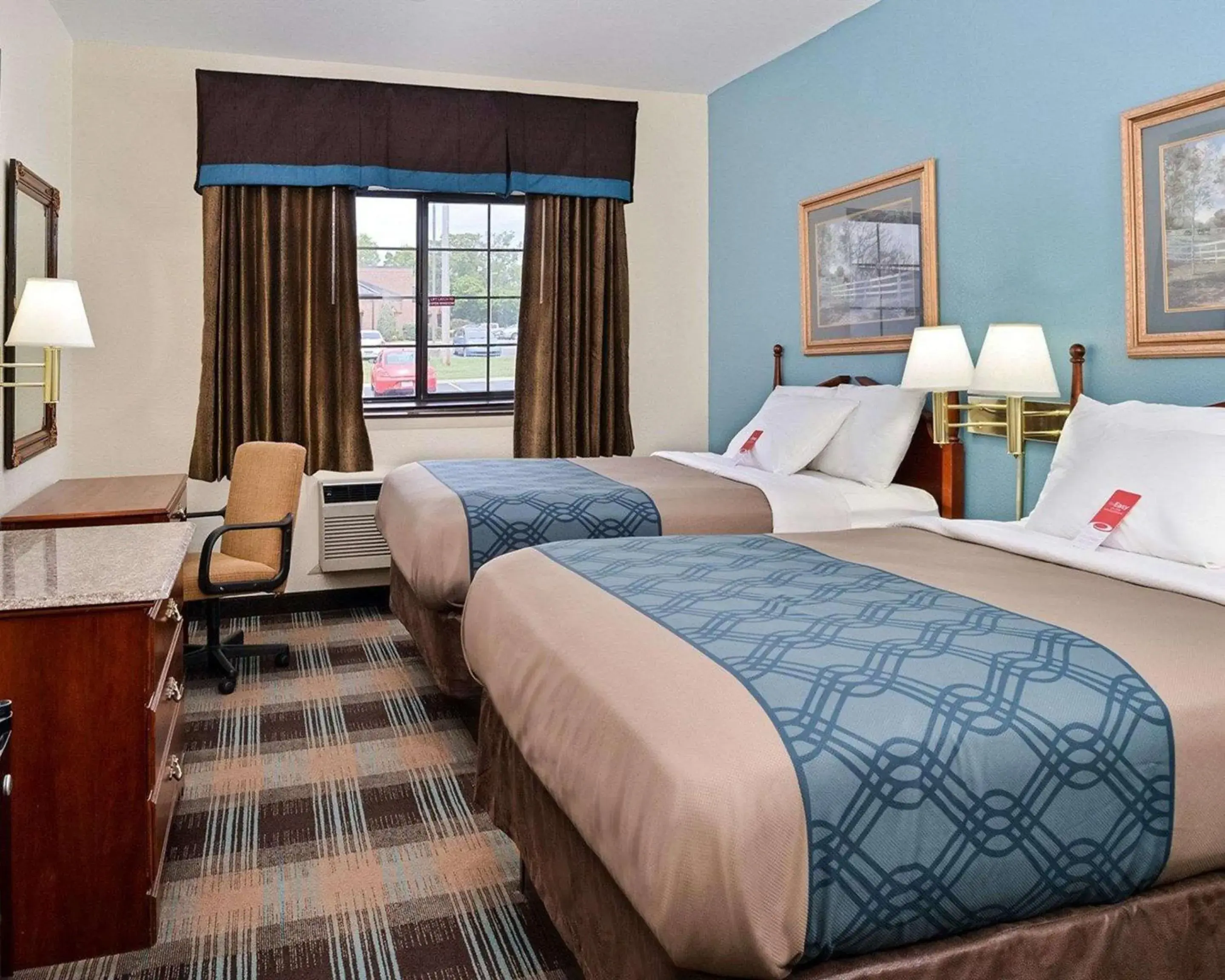 Double Room with Two Double Beds - Non-Smoking in Econo Lodge Inn & Suites Shelbyville Double Room with Two Double Beds - Non-Smoking in Econo Lodge Inn & Suites Shelbyville