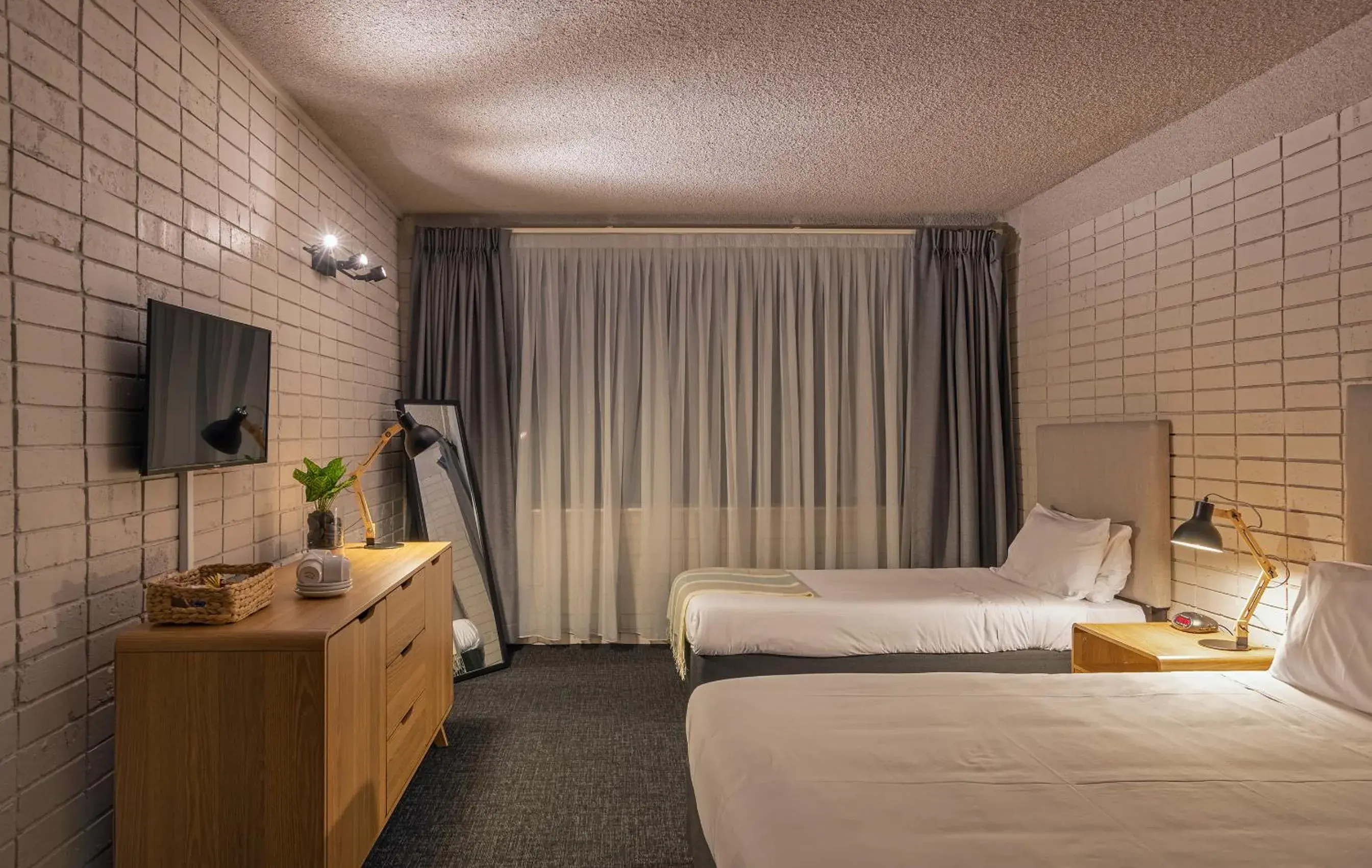 Double or Twin Room - Disability Access in Palms Hotel Double or Twin Room - Disability Access in Palms Hotel