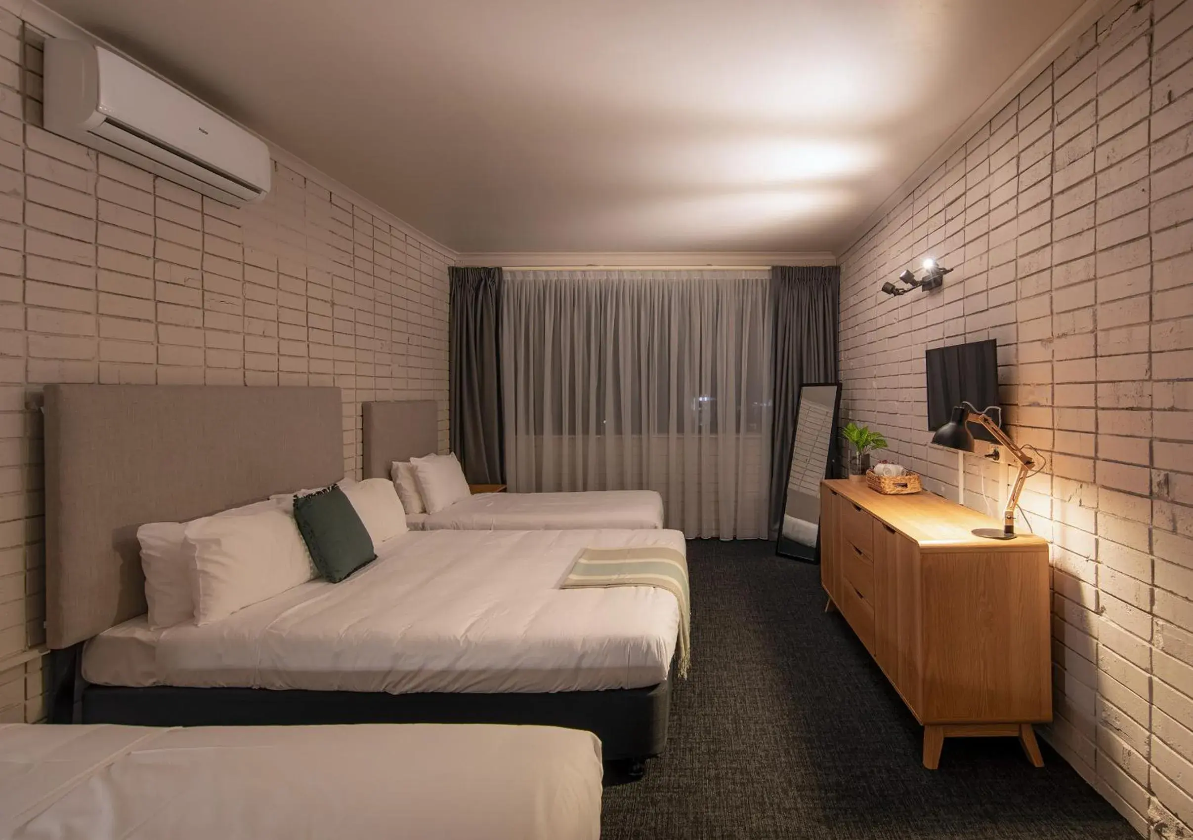 Family Room in Palms Hotel Family Room in Palms Hotel