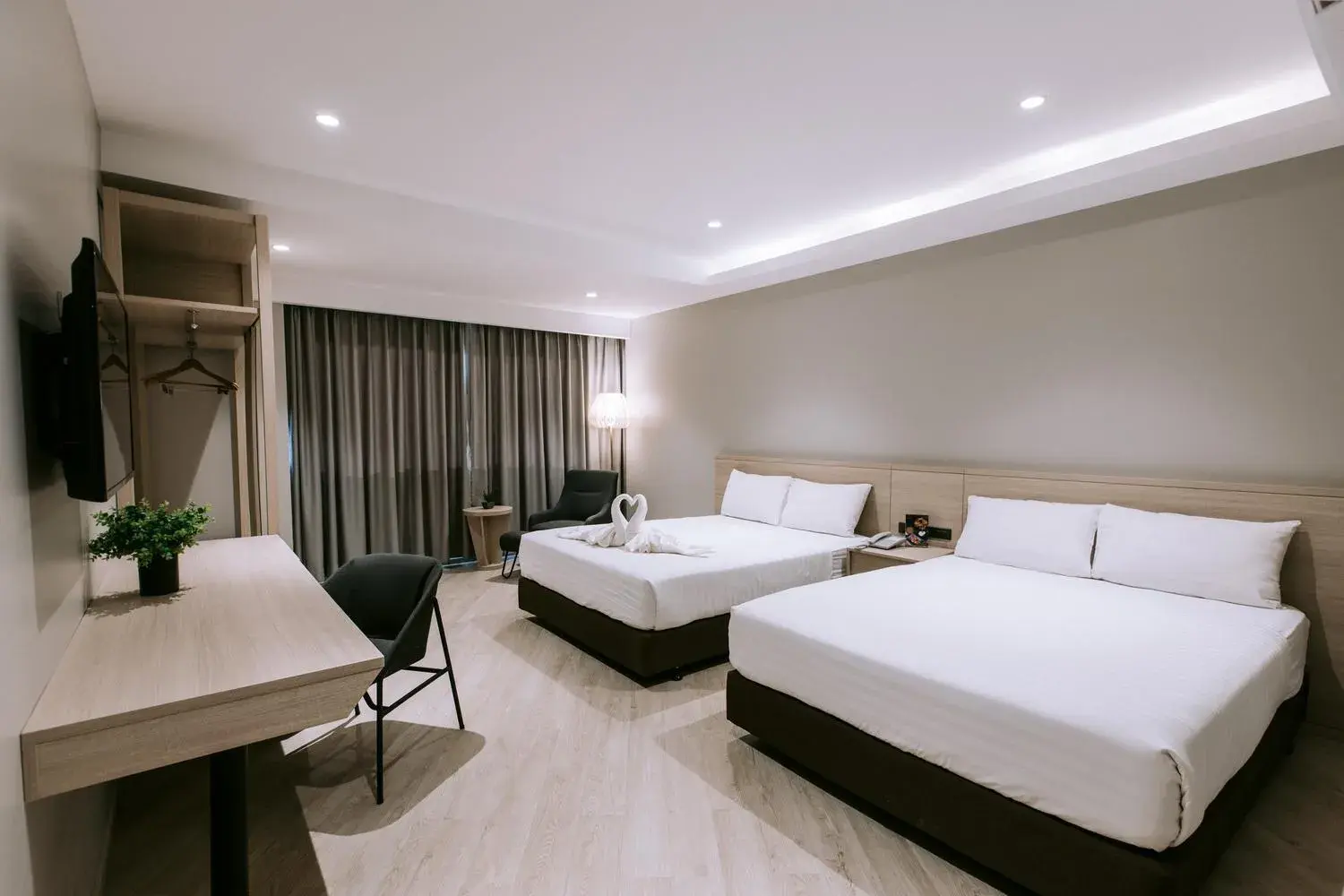 Deluxe Quadruple Room in The Rich Hotel Deluxe Quadruple Room in The Rich Hotel