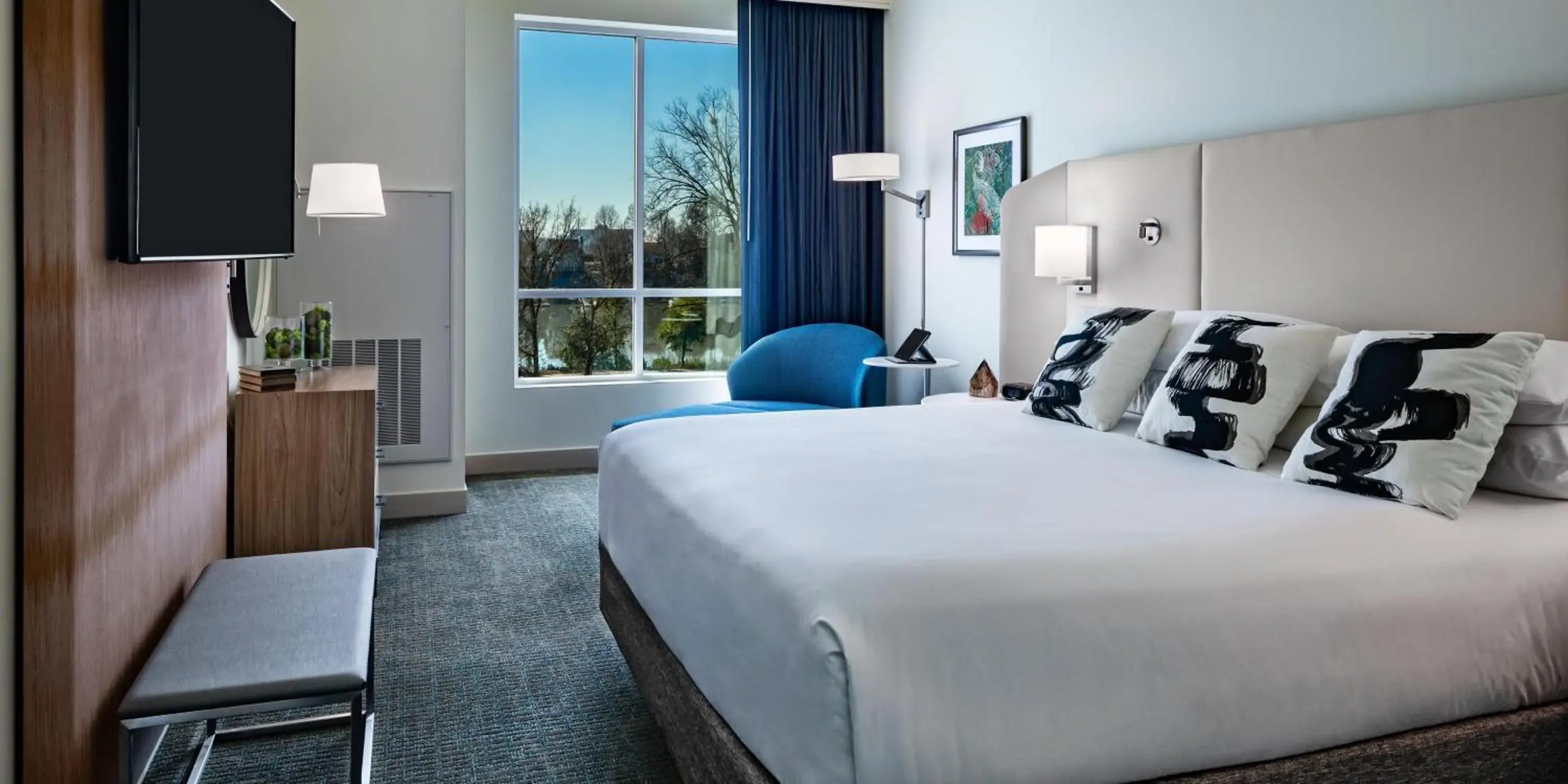 Standard King Room in Crowne Plaza North Augusta, by IHG Standard King Room in Crowne Plaza North Augusta, by IHG