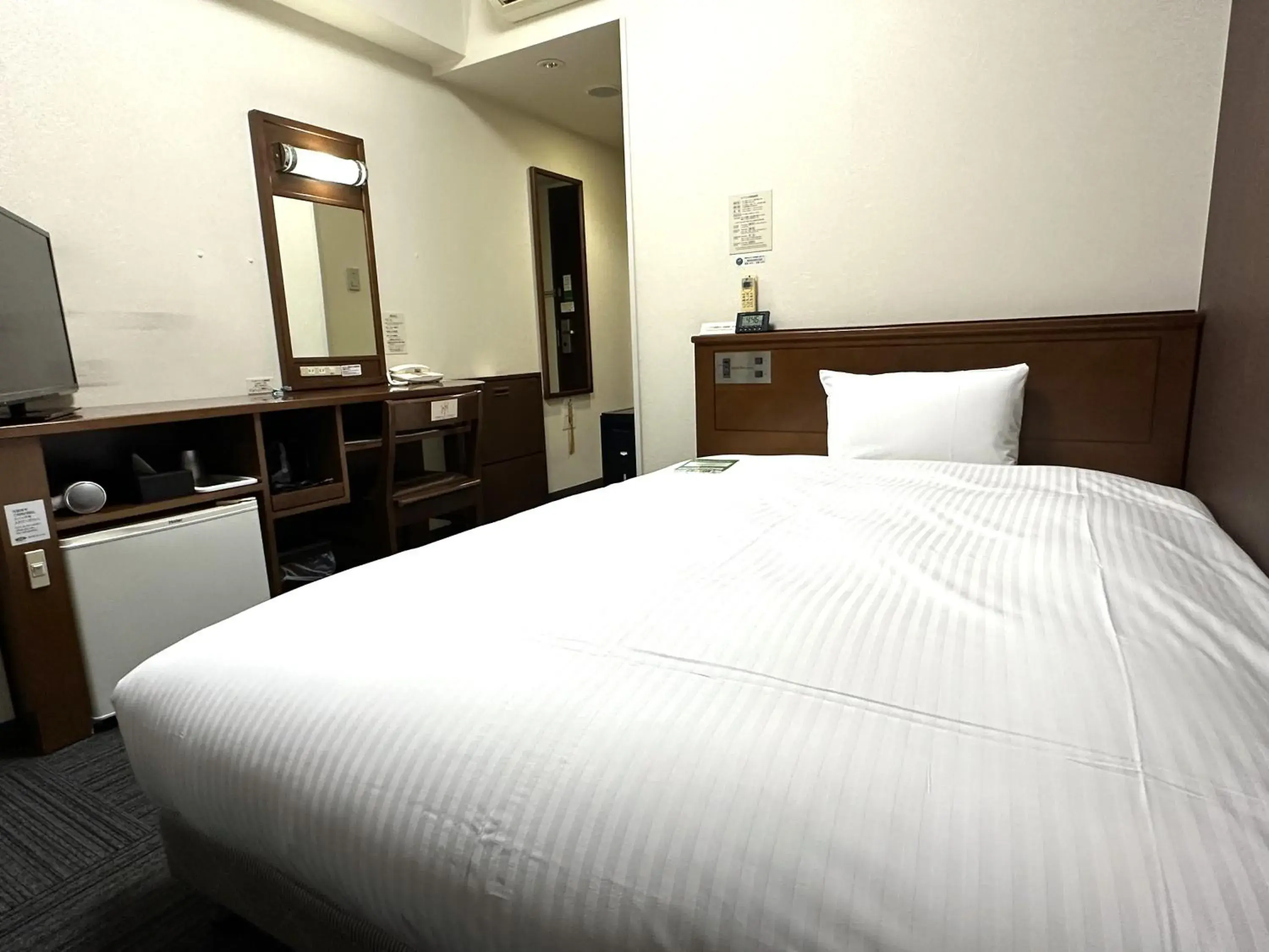 Standard Single Room - single occupancy - Smoking in Hotel Route-Inn Yaizu Inter Standard Single Room - single occupancy - Smoking in Hotel Route-Inn Yaizu Inter
