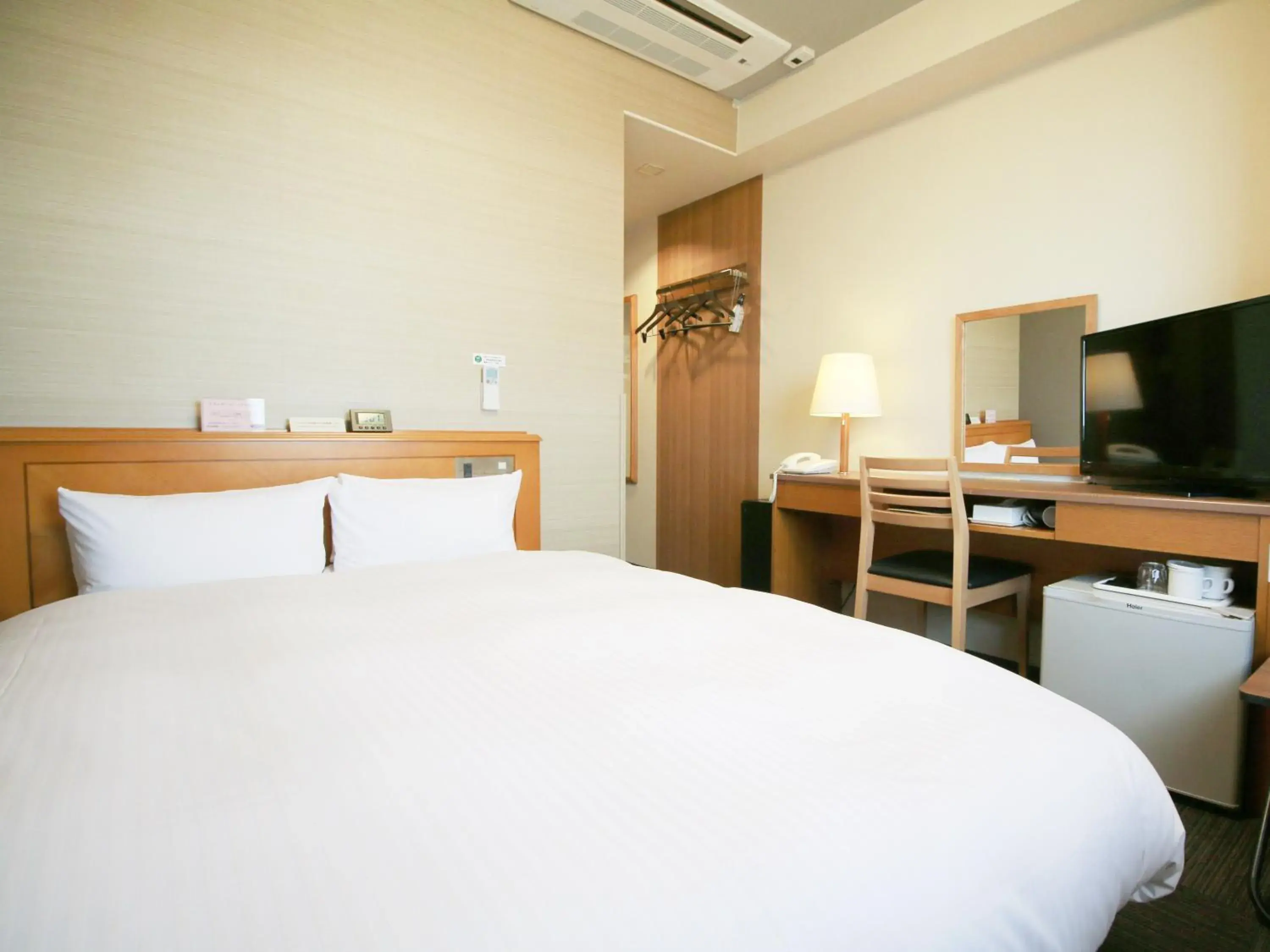 Semi Double Room - single occupancy - Smoking in Hotel Route-Inn Akita Tsuchizaki Semi Double Room - single occupancy - Smoking in Hotel Route-Inn Akita Tsuchizaki