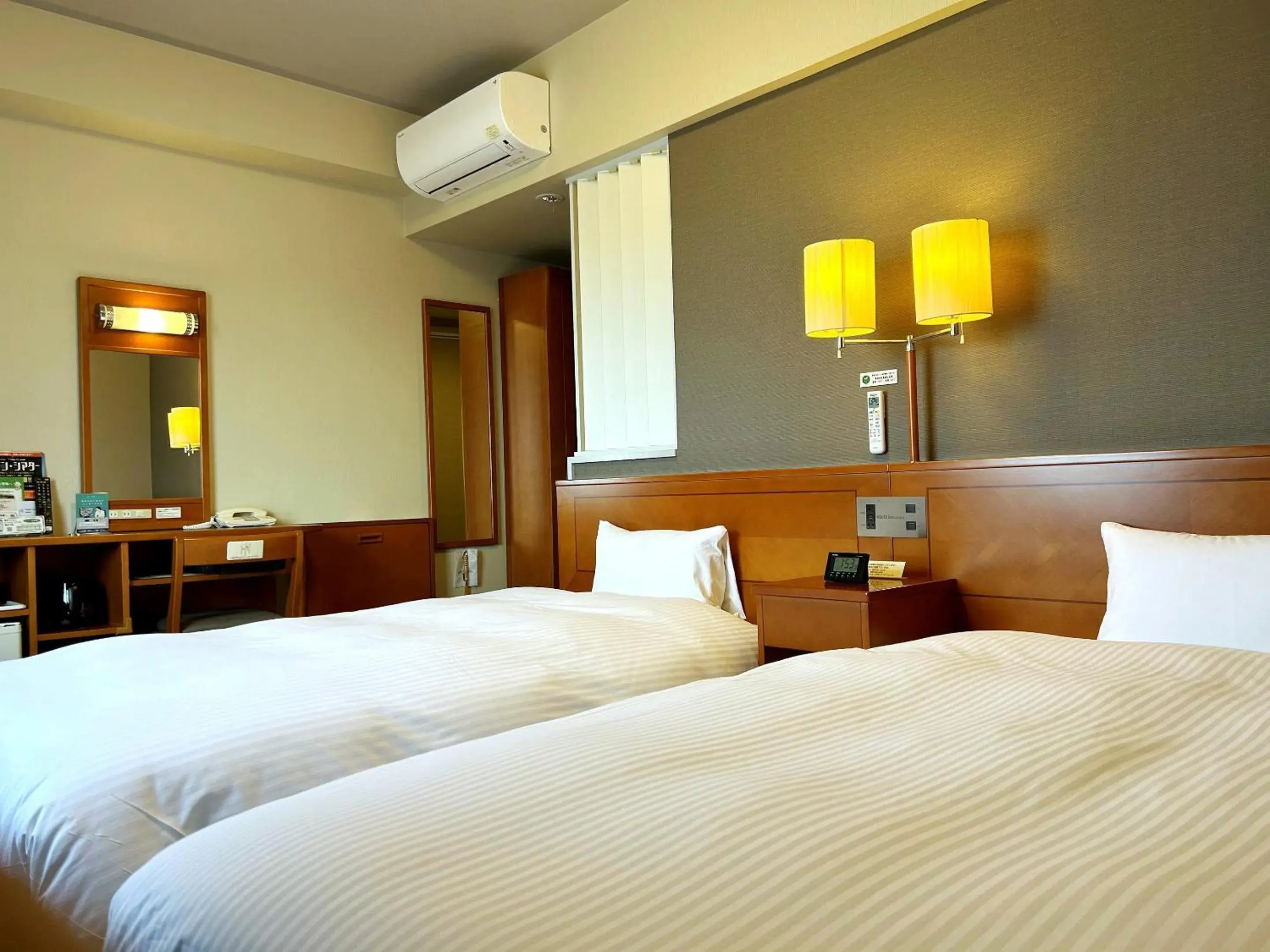 Twin Room - single occupancy - Smoking in Hotel Route-Inn Chiryu -Kokudou 1 Gou- Twin Room - single occupancy - Smoking in Hotel Route-Inn Chiryu -Kokudou 1 Gou-