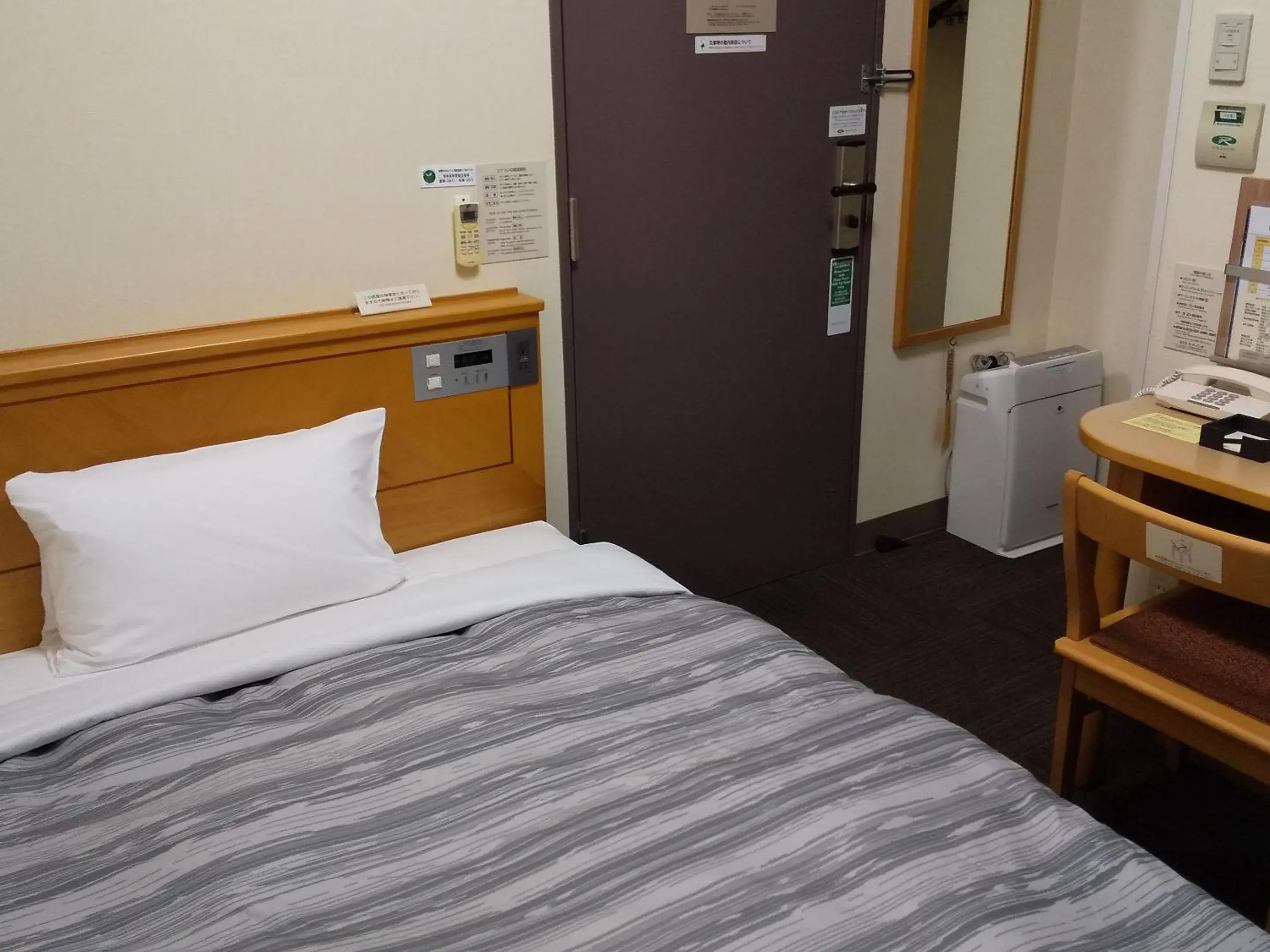 Single Room - single occupancy - Non-Smoking in Hotel Route-Inn Tsu Ekiminami -Kokudo23gou- Single Room - single occupancy - Non-Smoking in Hotel Route-Inn Tsu Ekiminami -Kokudo23gou-