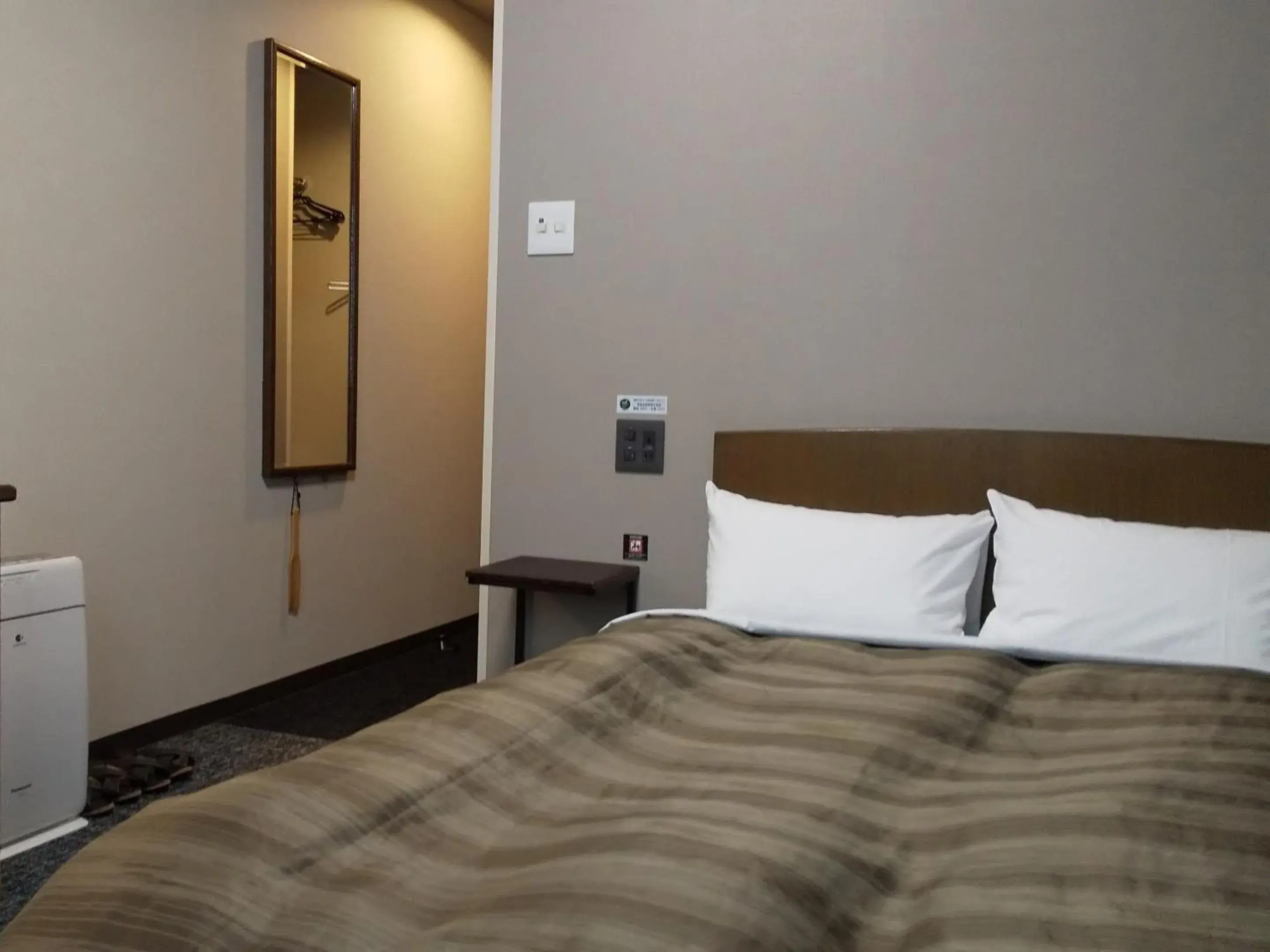 Semi Double Room - Non-Smoking in Hotel Route-Inn Tsu Ekiminami -Kokudo23gou- Semi Double Room - Non-Smoking in Hotel Route-Inn Tsu Ekiminami -Kokudo23gou-