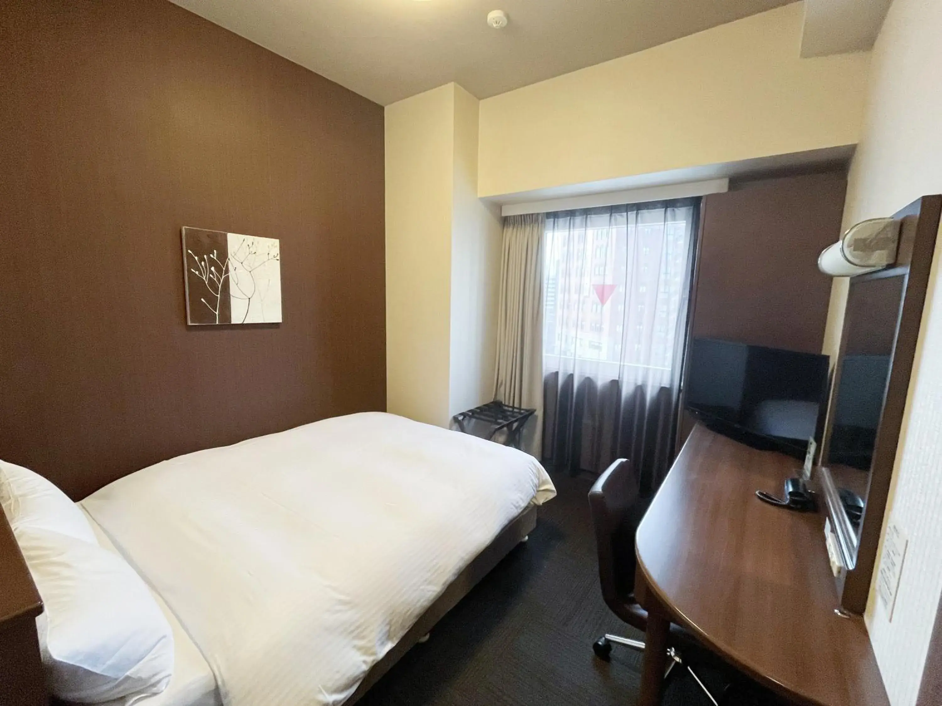 Double Room with Small Double Bed - Smoking in Hotel Route-Inn Fukui Ekimae Double Room with Small Double Bed - Smoking in Hotel Route-Inn Fukui Ekimae