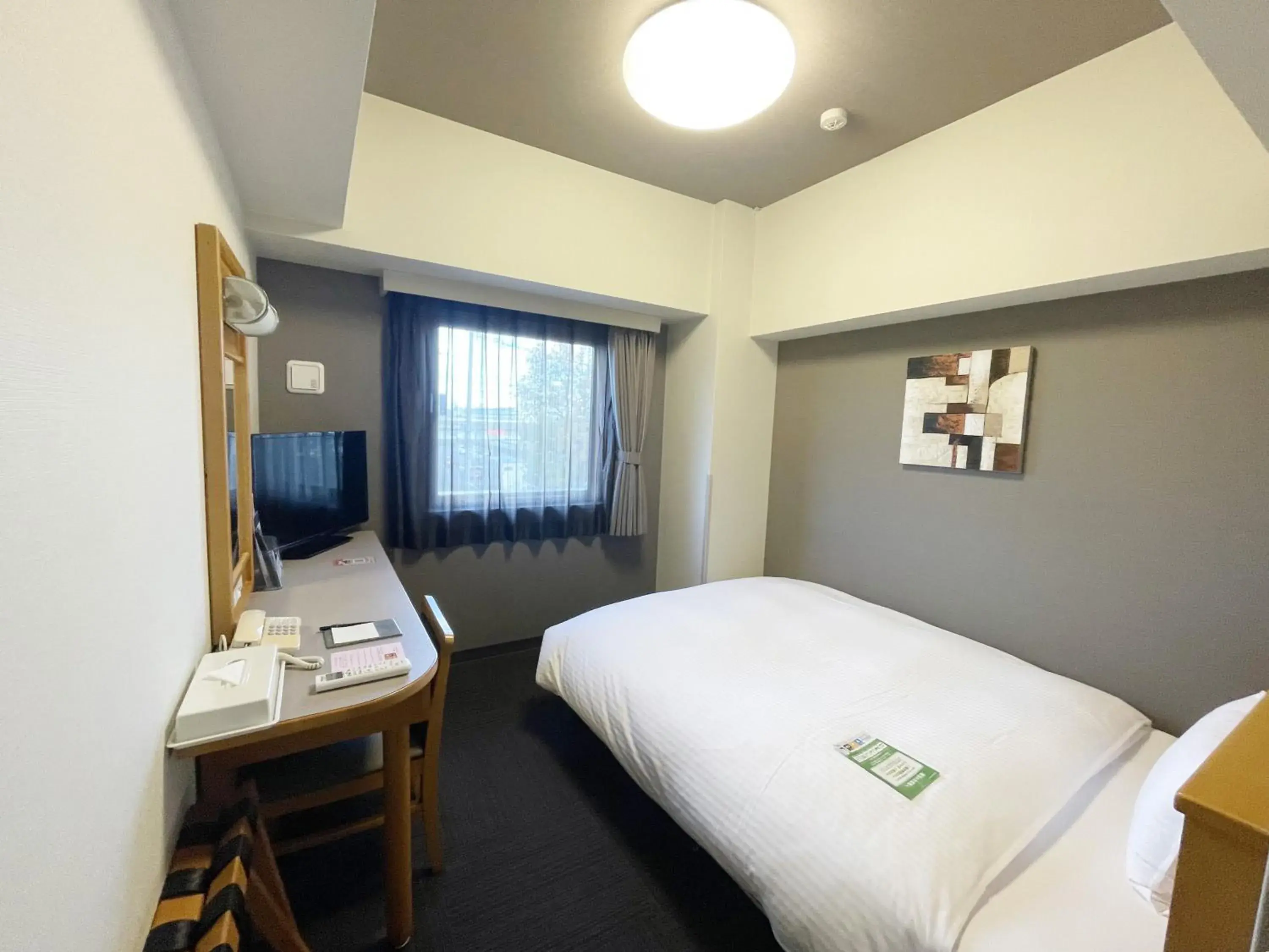 Single Room - single occupancy - Non-Smoking in Hotel Route-Inn Tsubamesanjo Ekimae Single Room - single occupancy - Non-Smoking in Hotel Route-Inn Tsubamesanjo Ekimae