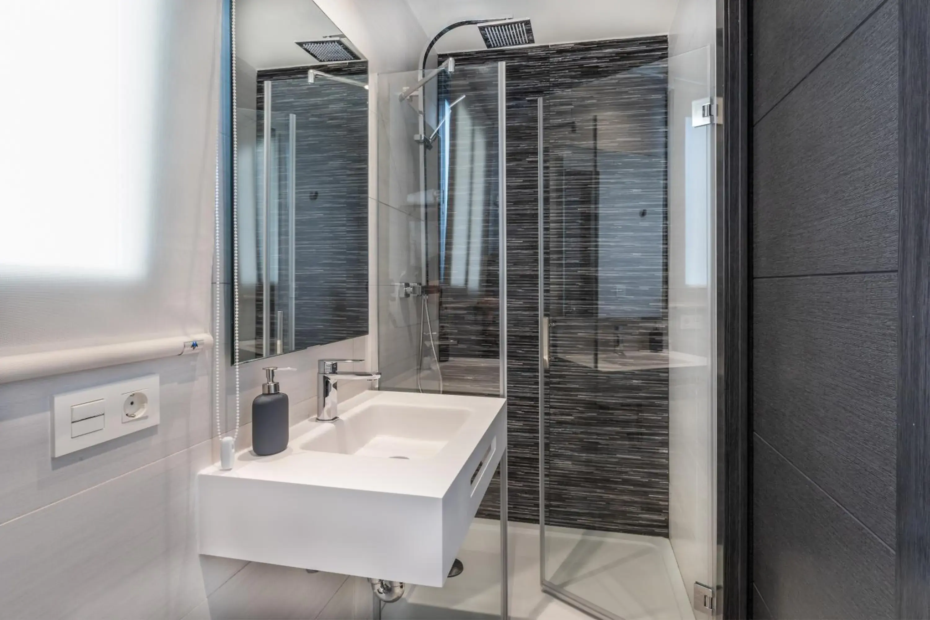 Deluxe 3 Bedroom Apartment in Slow Suites Setas Deluxe 3 Bedroom Apartment in Slow Suites Setas