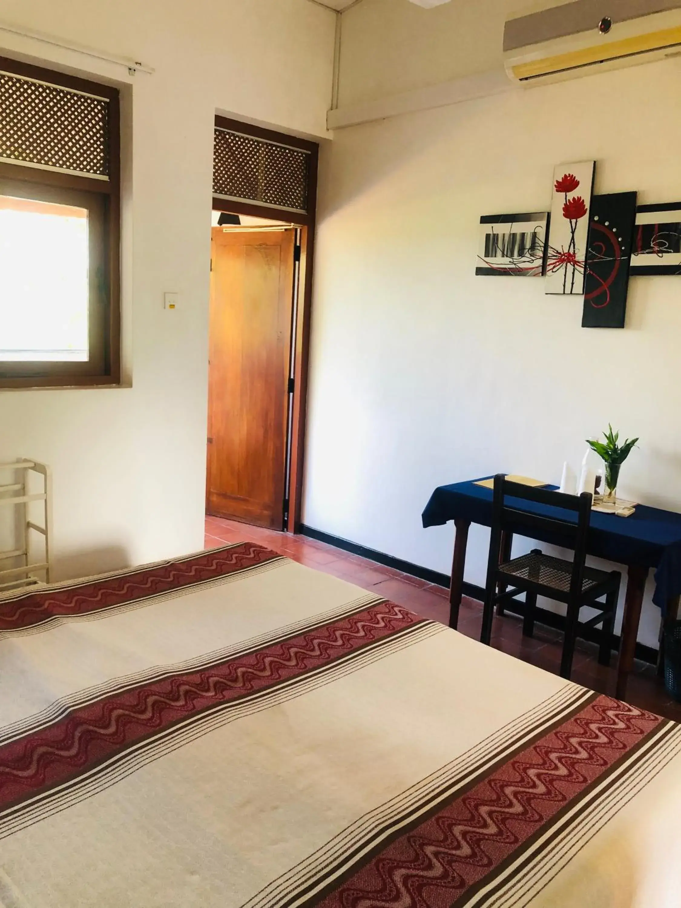 Double Room with Balcony in Hotel Hemadan Double Room with Balcony in Hotel Hemadan