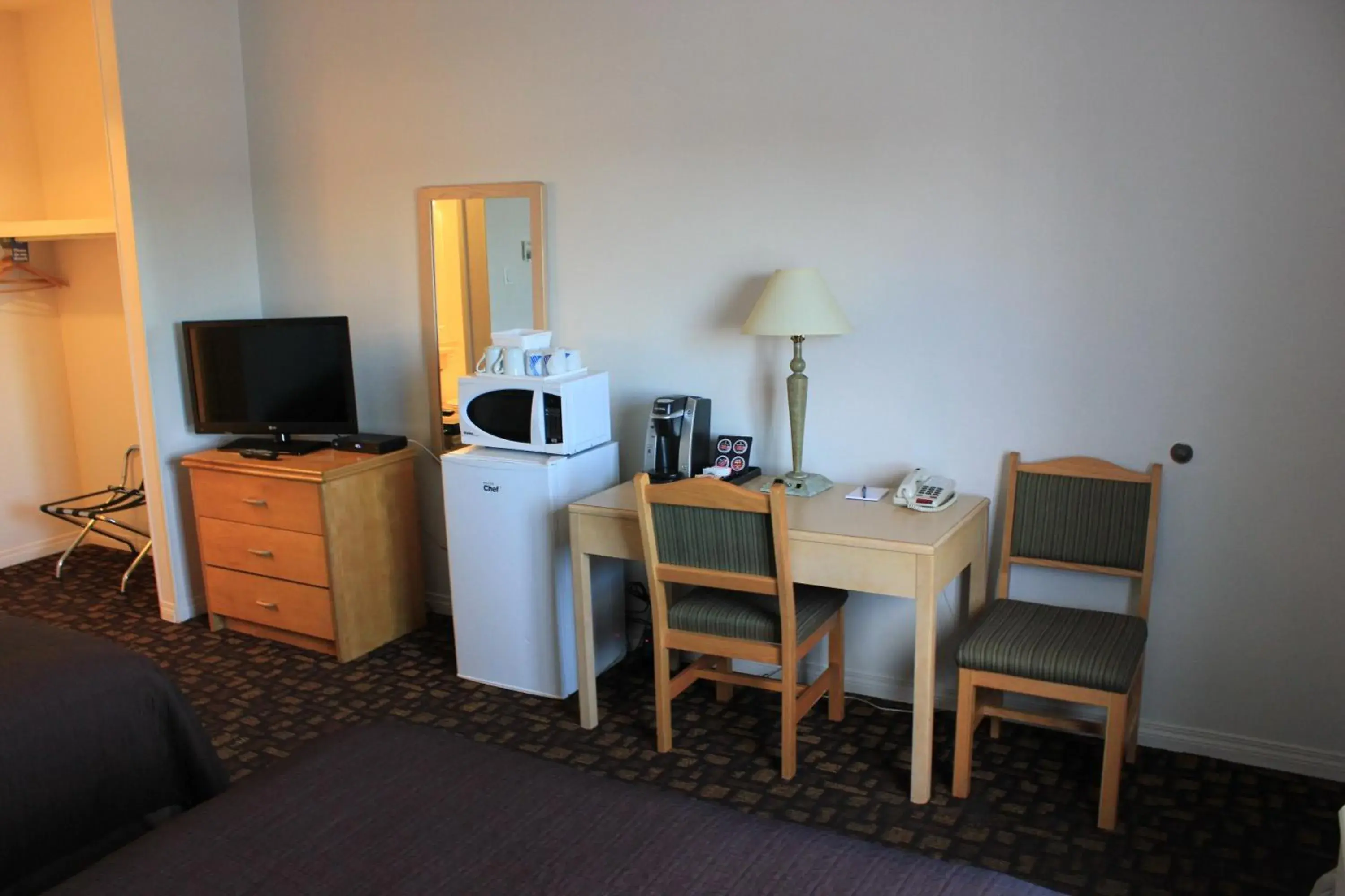 Standard Double Room in Coronet Hotel Standard Double Room in Coronet Hotel