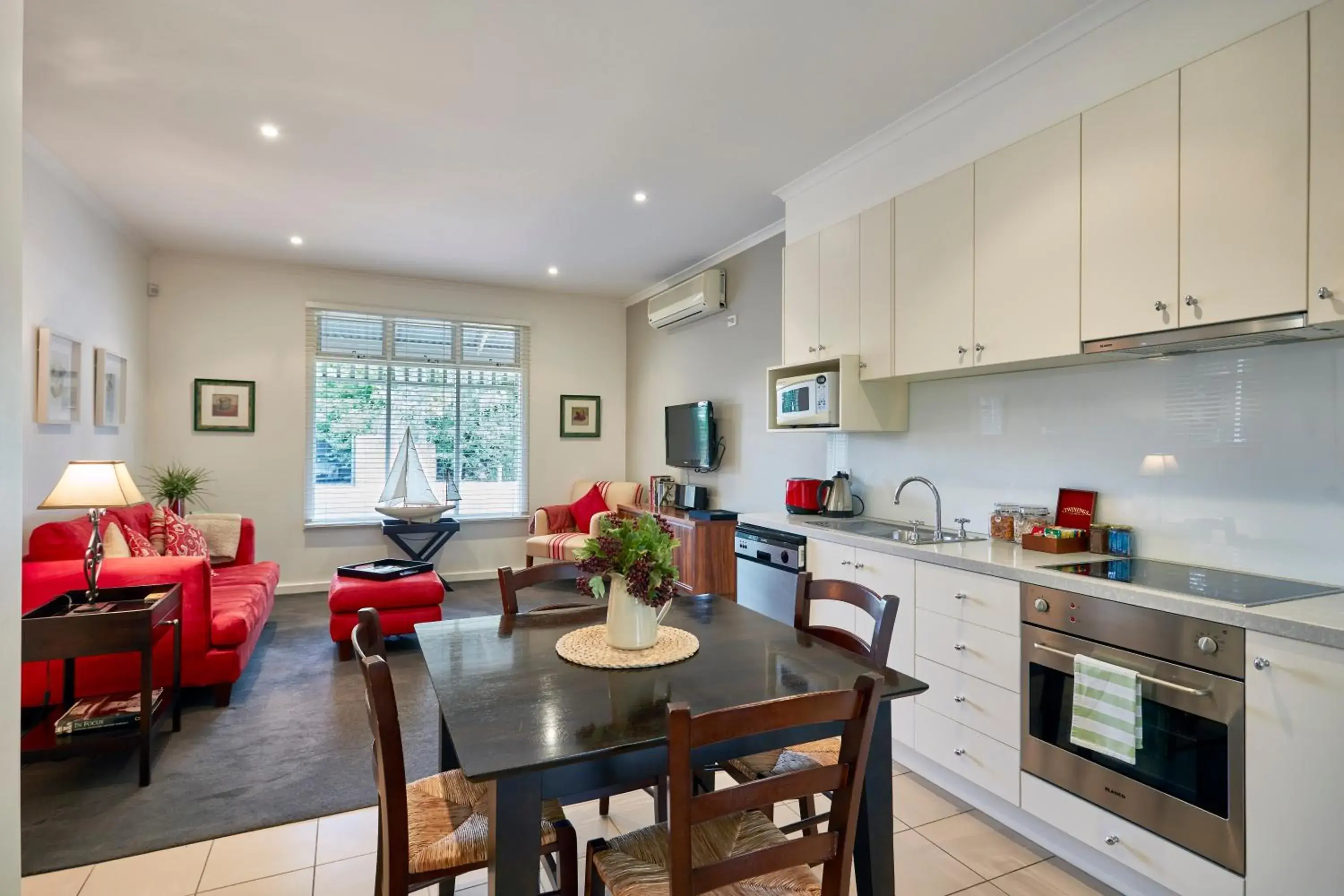 One-Bedroom House in Mews Cottages One-Bedroom House in Mews Cottages