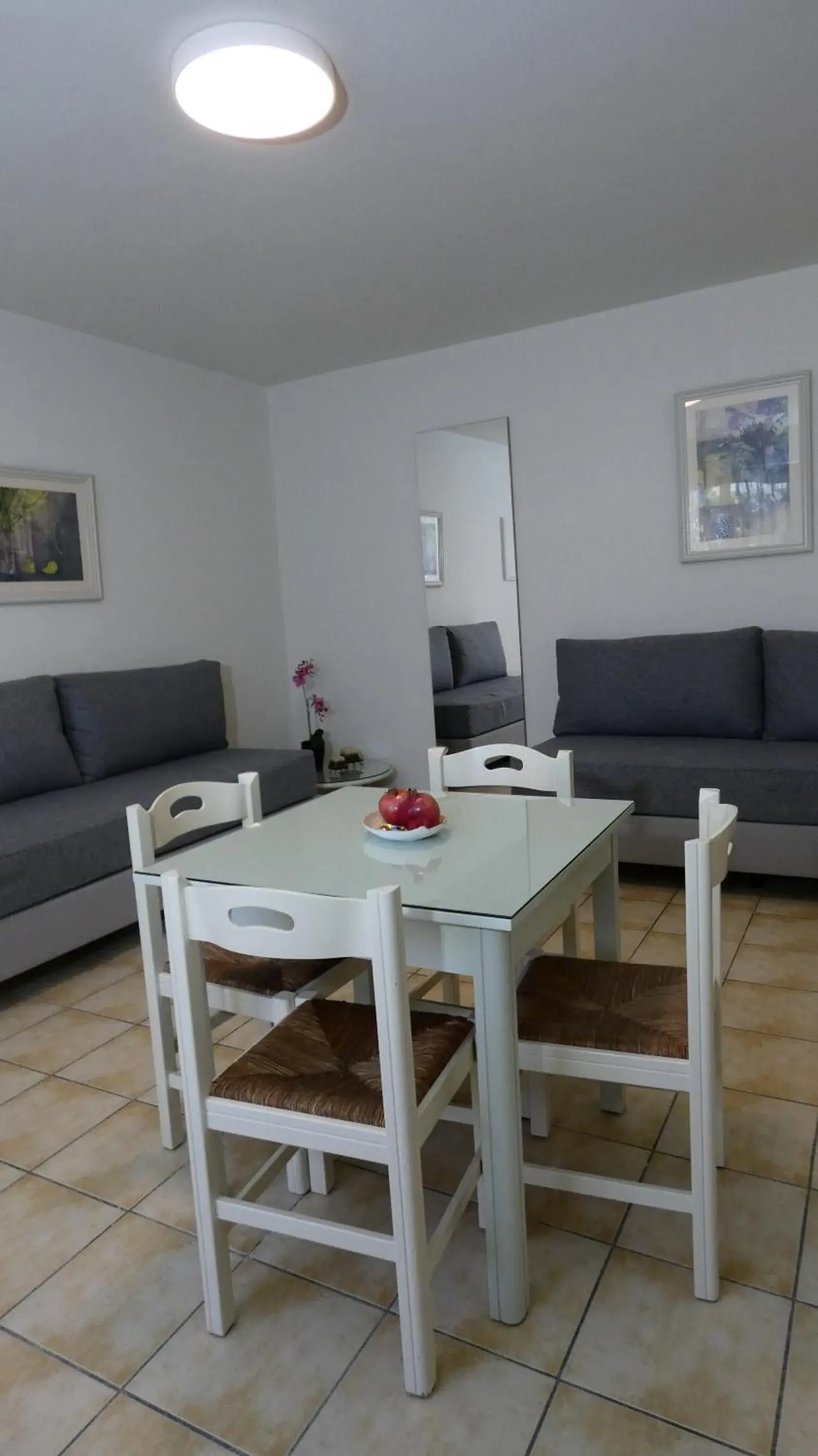 Two-Bedroom Apartment in Melina Beach Two-Bedroom Apartment in Melina Beach