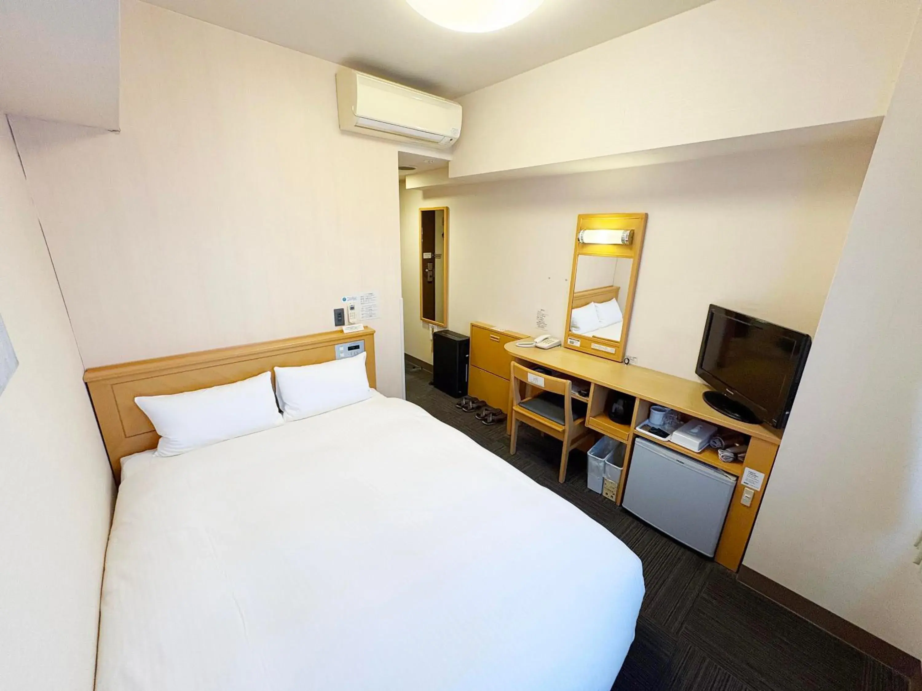 Semi Double Room - Non-Smoking in Hotel Route-Inn Sakata Semi Double Room - Non-Smoking in Hotel Route-Inn Sakata