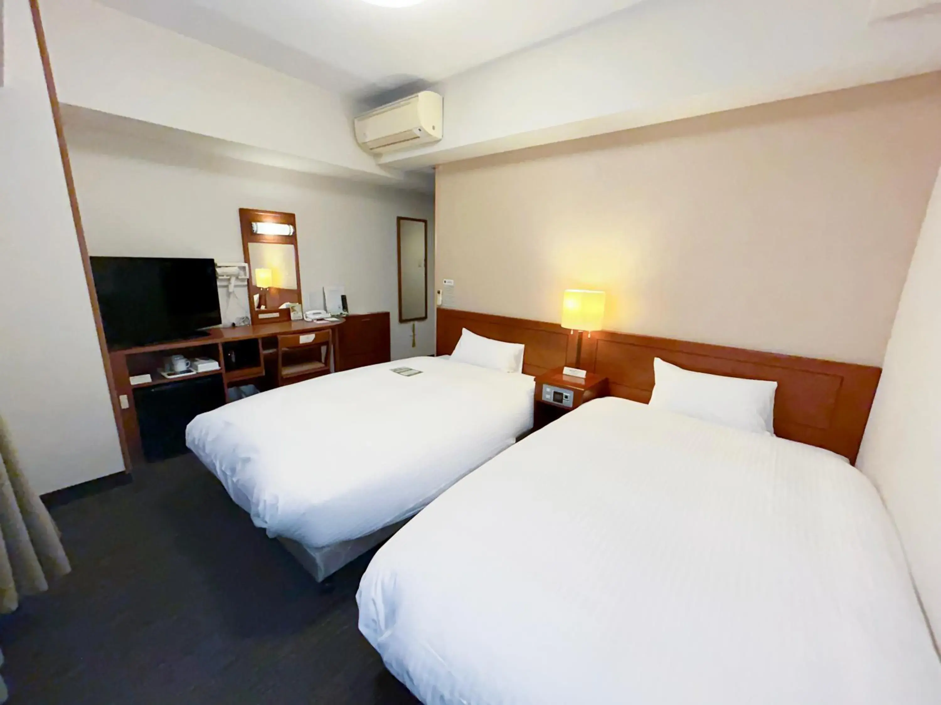Twin Room - single occupancy - Non-Smoking in Hotel Route-Inn Tosu Ekimae Twin Room - single occupancy - Non-Smoking in Hotel Route-Inn Tosu Ekimae