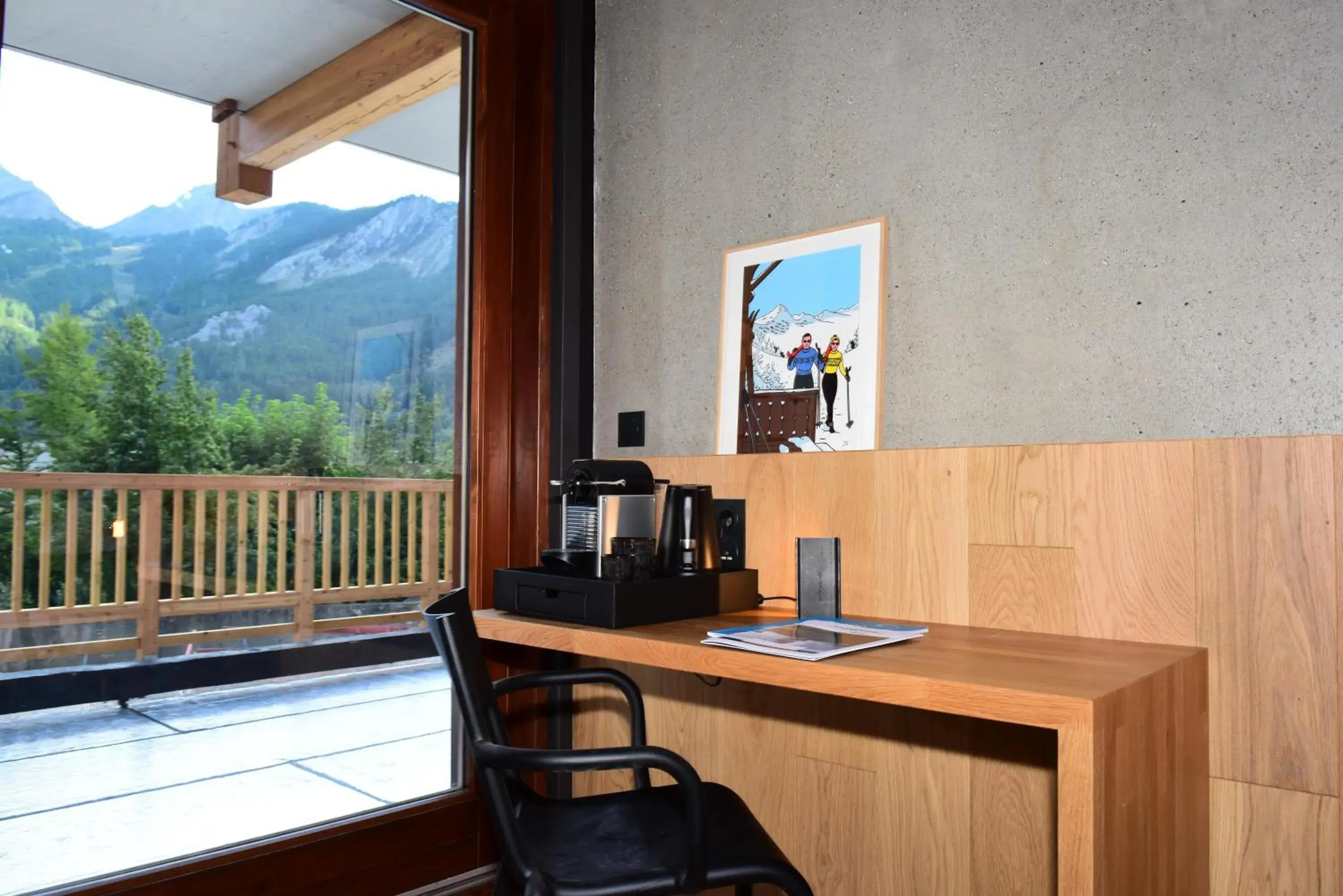 Double Room with Balcony in Hôtel Restaurant Le Monêtier Double Room with Balcony in Hôtel Restaurant Le Monêtier