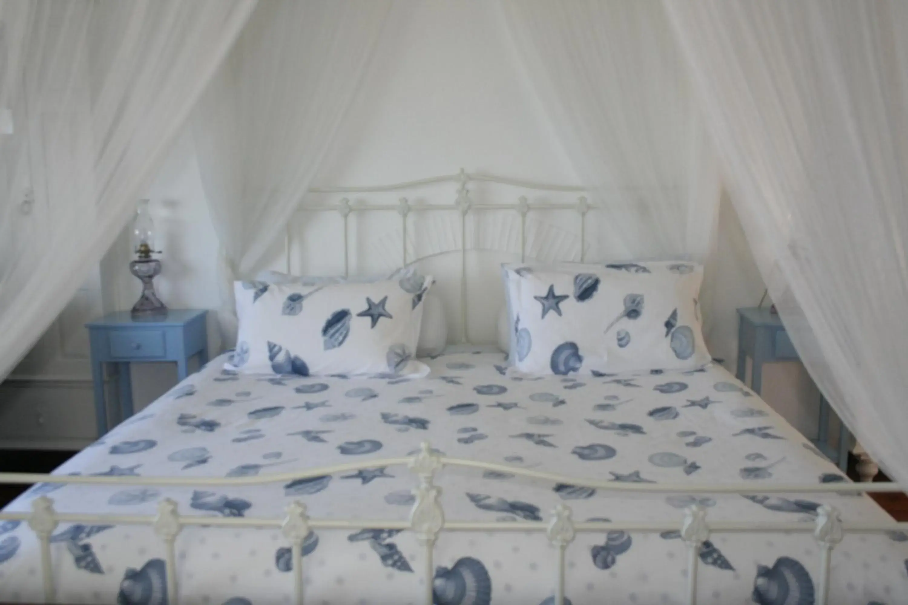 Honeymoon Suite in Blue On Blue Bed and Breakfast Honeymoon Suite in Blue On Blue Bed and Breakfast