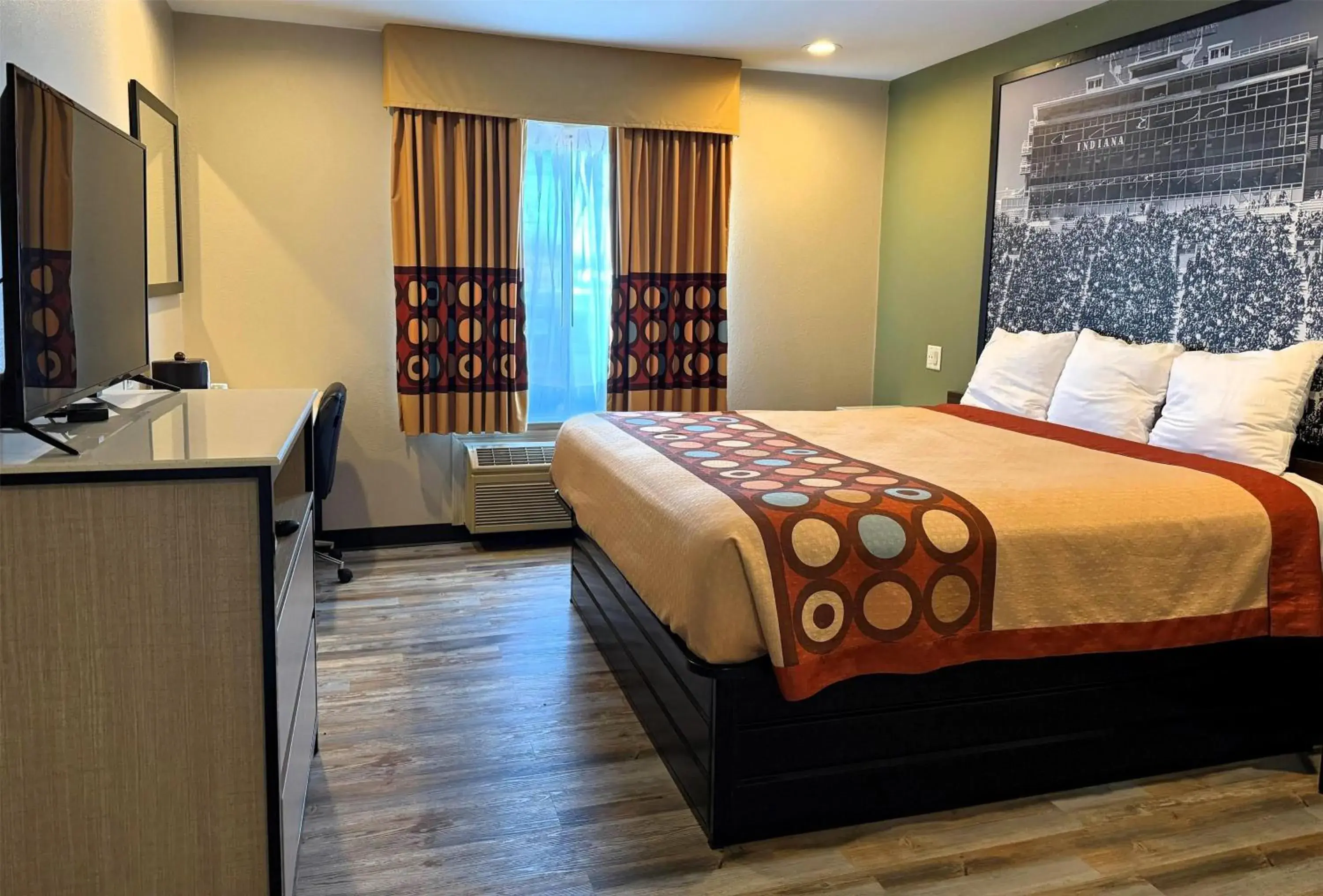 King Room - Mobility Access/Non-Smoking in Super 8 by Wyndham Frankfort IN King Room - Mobility Access/Non-Smoking in Super 8 by Wyndham Frankfort IN