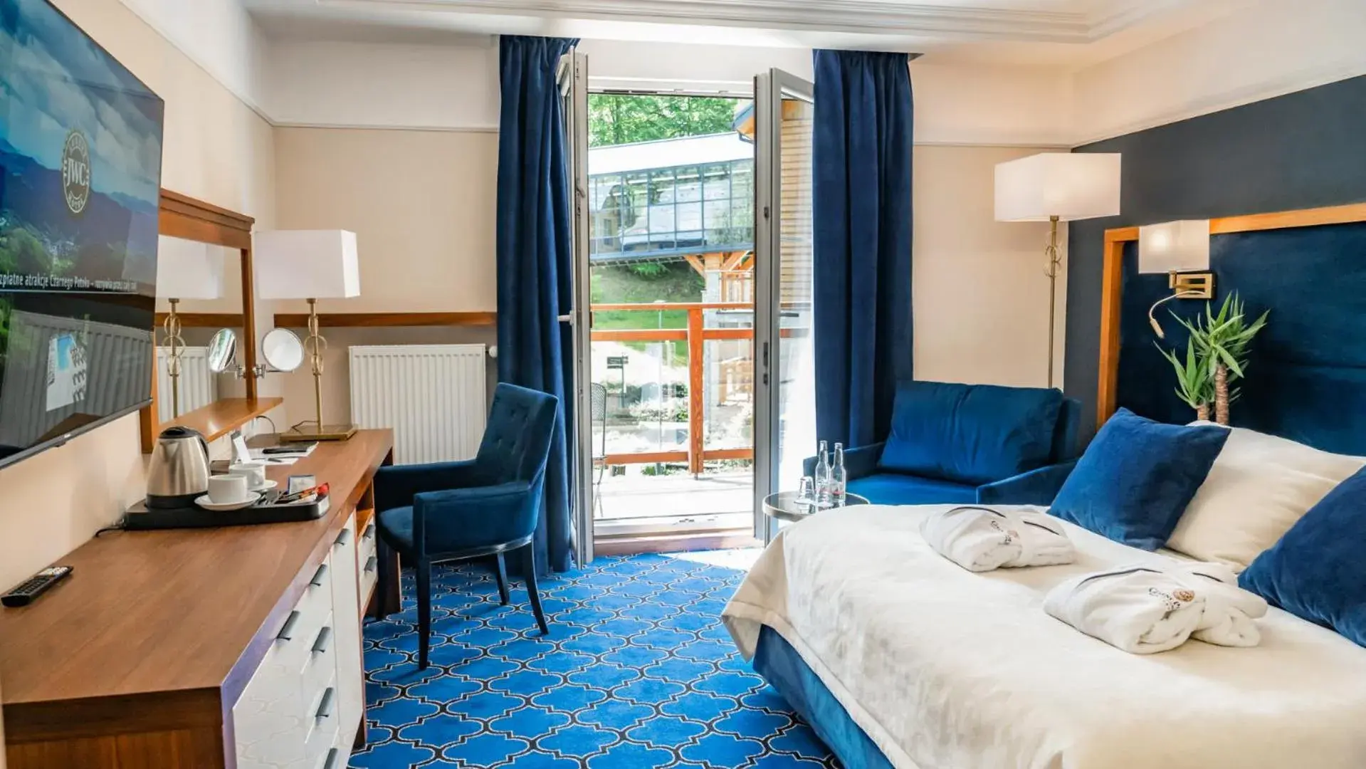 Classic Room with Balcony with 1 or 2 Beds in Hotel Czarny Potok Resort SPA & Conference Classic Room with Balcony with 1 or 2 Beds in Hotel Czarny Potok Resort SPA & Conference