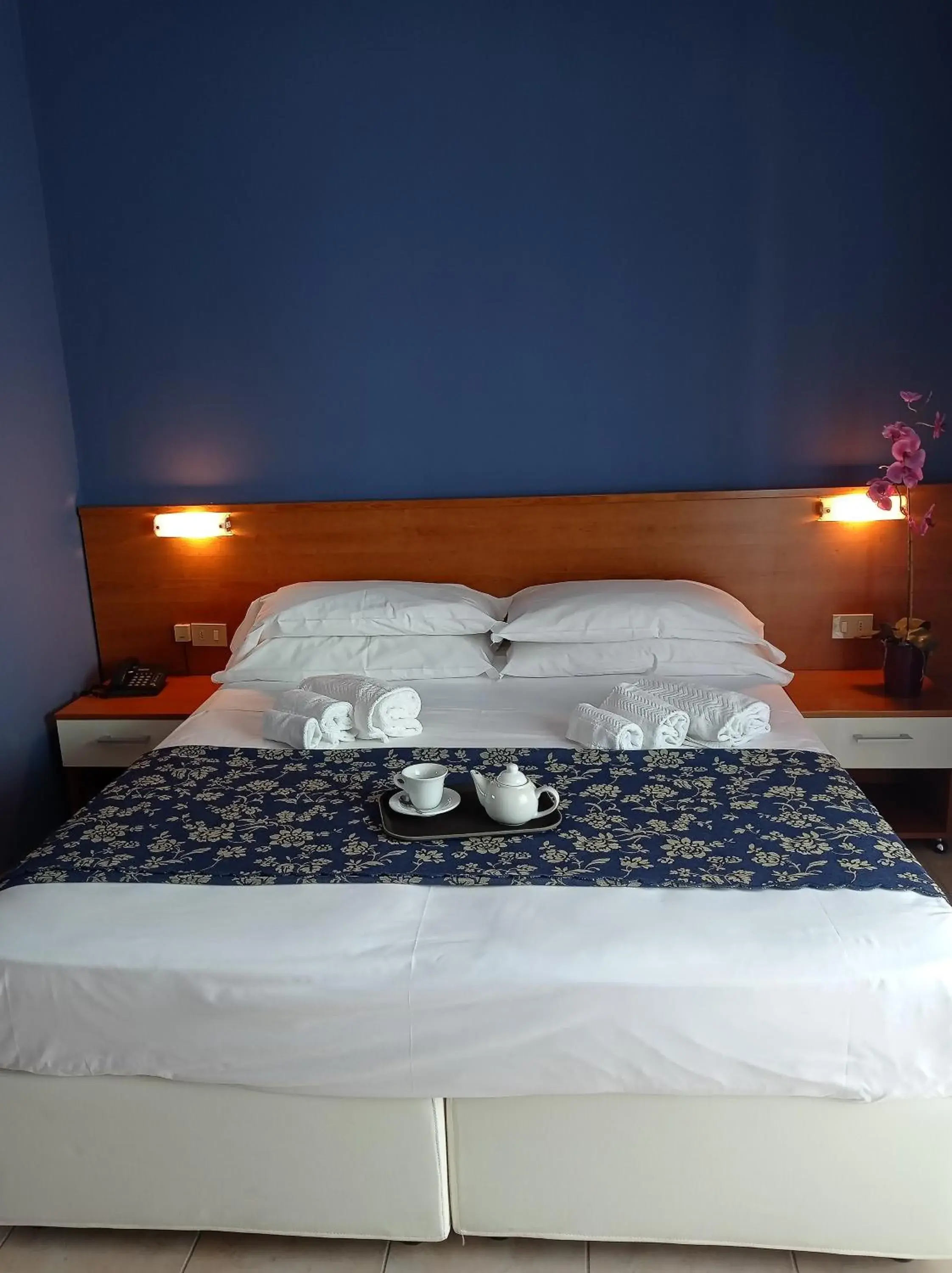 Double Room with Partial Sea View in Hotel Verona Double Room with Partial Sea View in Hotel Verona