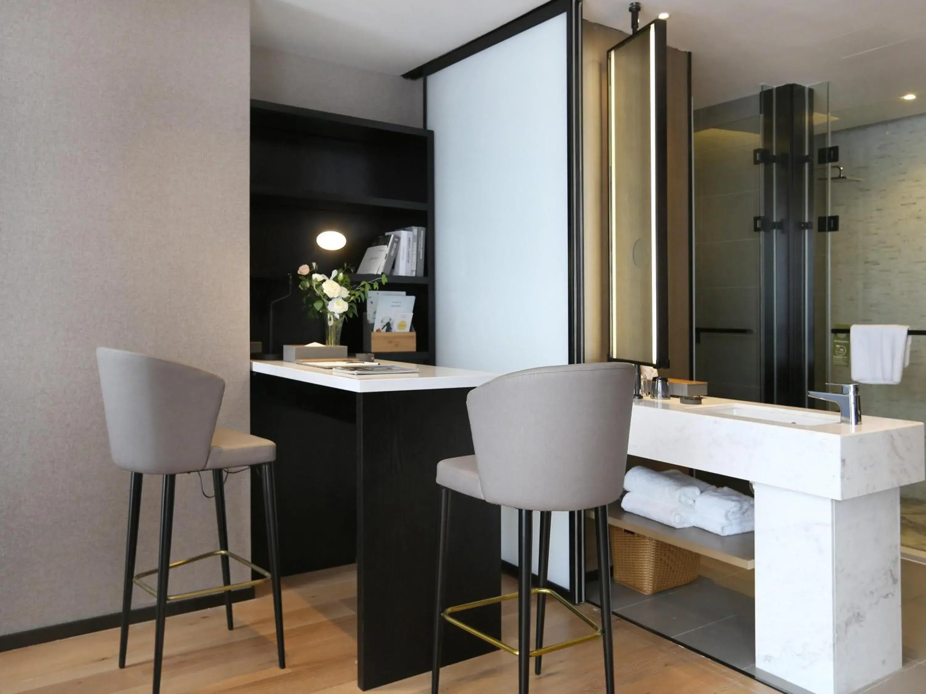 Deluxe Twin Room in Novotel Deqing Moganshan Deluxe Twin Room in Novotel Deqing Moganshan